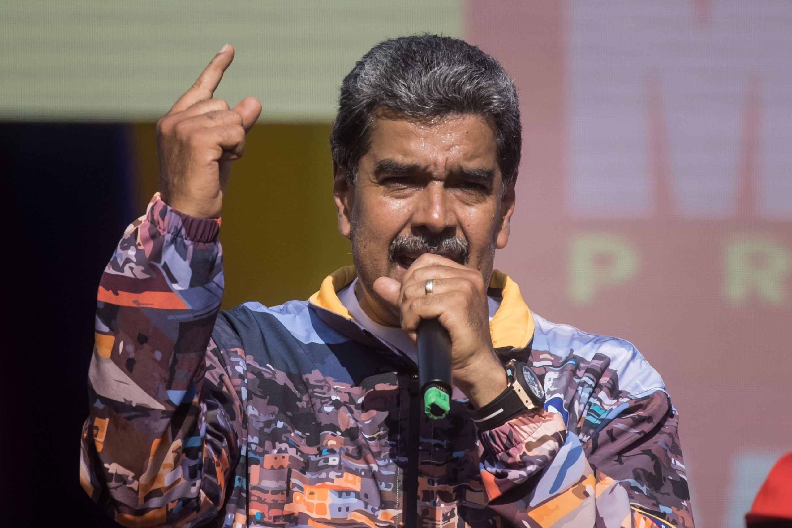 Natal na Venezuela agora é em outubro, anunciou Nicolás Maduro em plena crise política