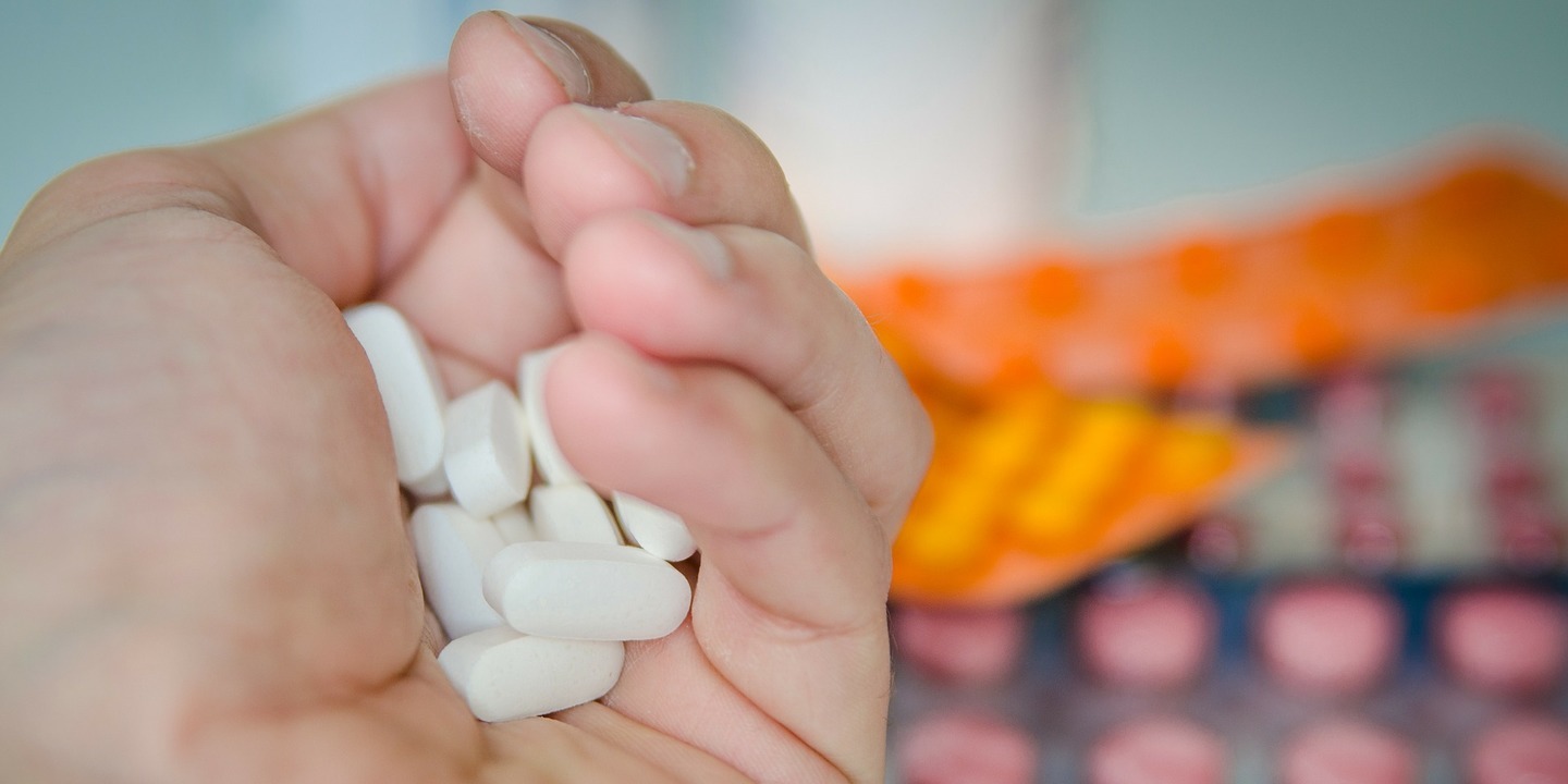 Parlamento chumba medidas para ultrapassar falta de medicamentos em Portugal