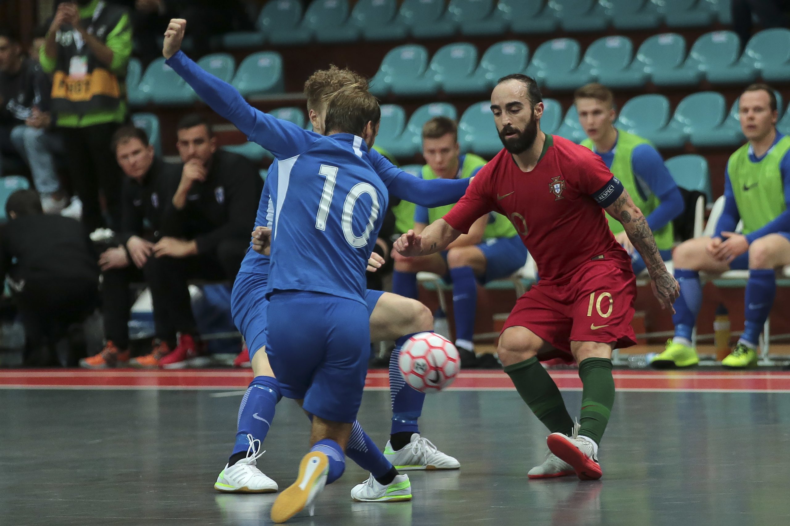 Portugal empata com Finlândia e é segundo na qualificação para o Mundial de futsal
