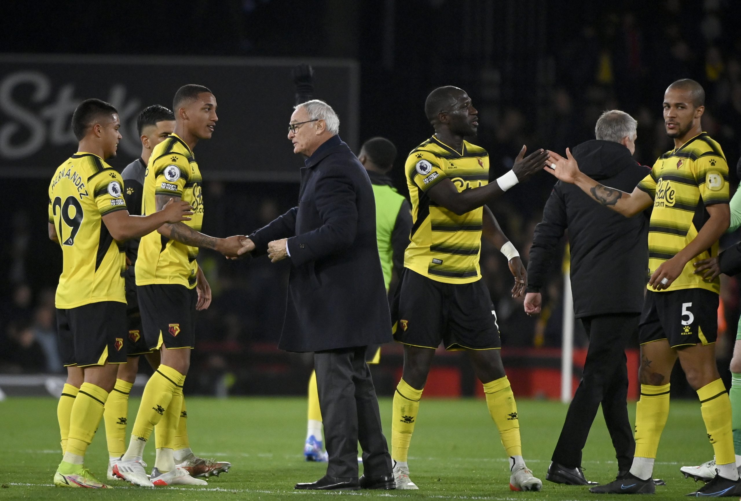 Covid-19. Premier League adia novo jogo devido a um surto no Watford