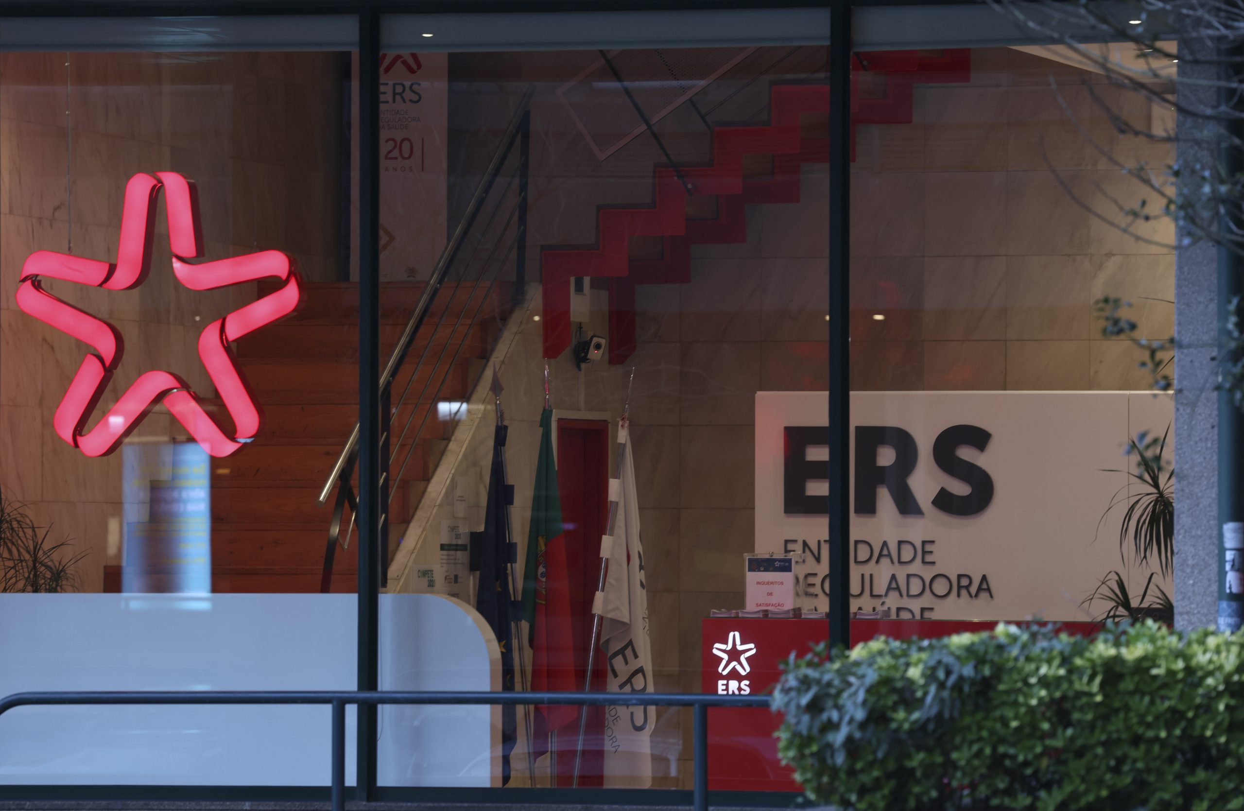 ERS multou unidades de saúde privadas e públicas em cerca de 288 mil euros