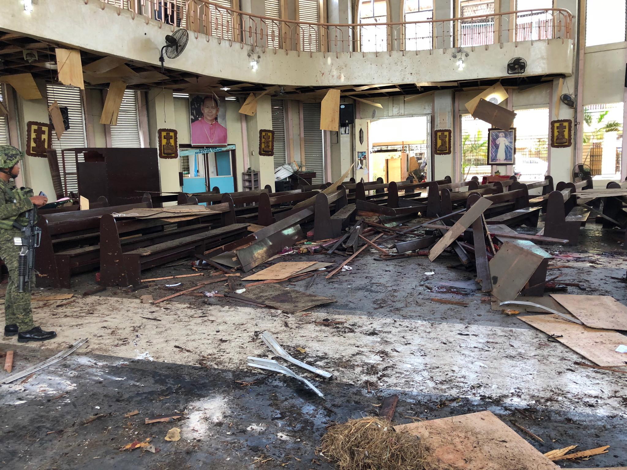 Filipinas: Explosões em frente a catedral deixam pelo menos 20 mortos