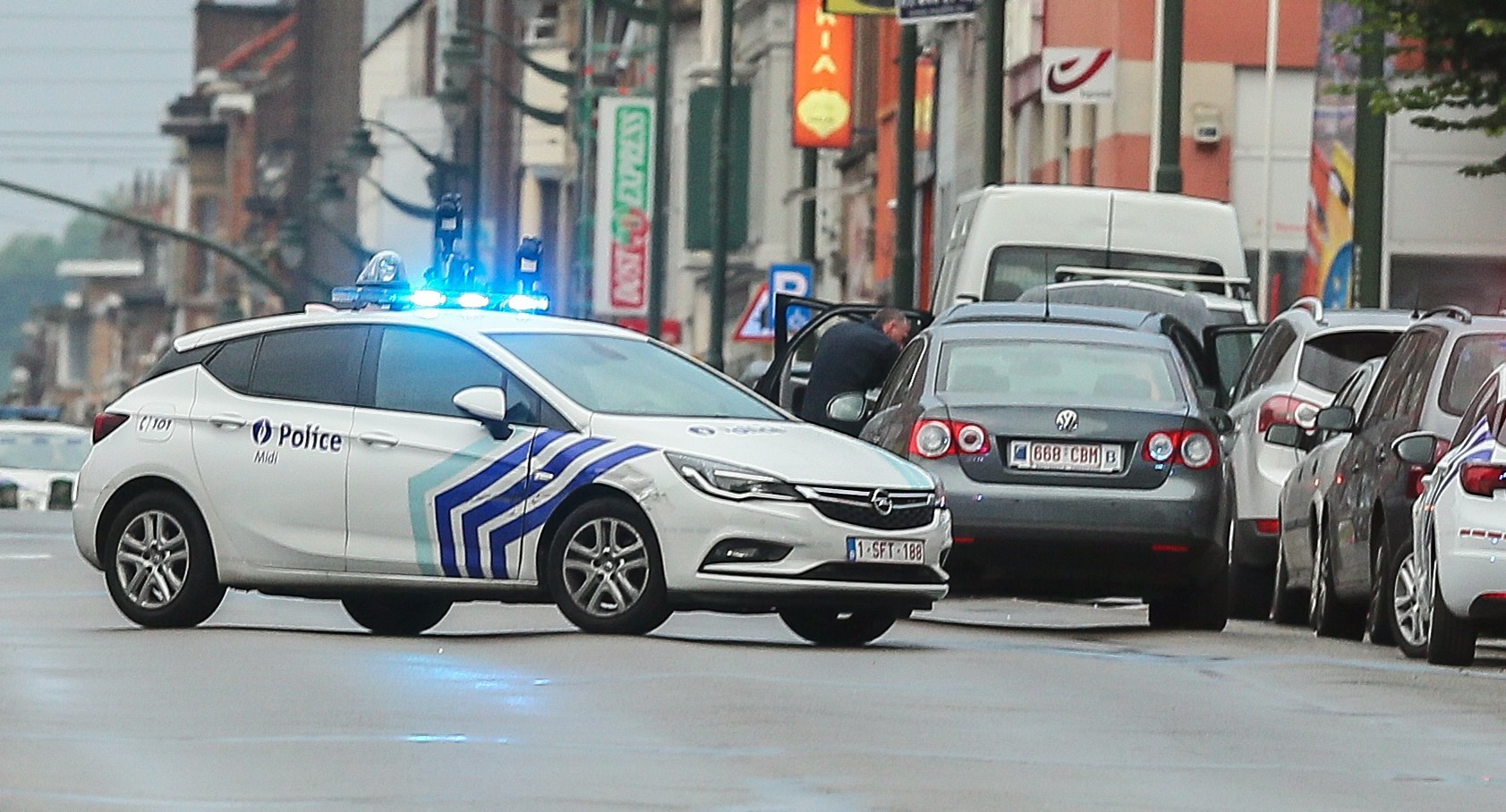 Bélgica: Polícia detém oito pessoas em Molenbeek em investigação antiterrorista