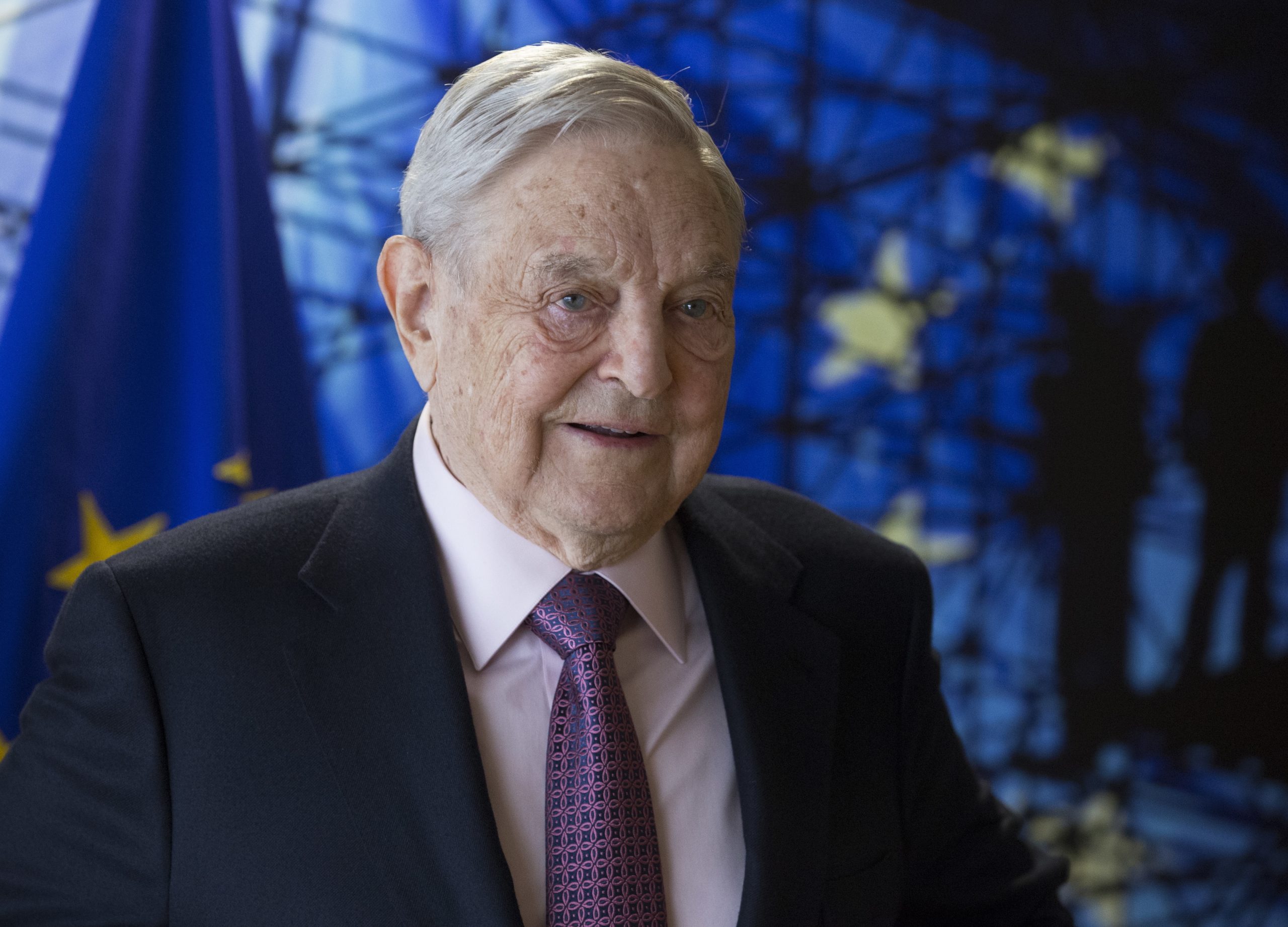 Putin deve ser derrotado o mais rápido possível para salvar a civilização, afirma Soros