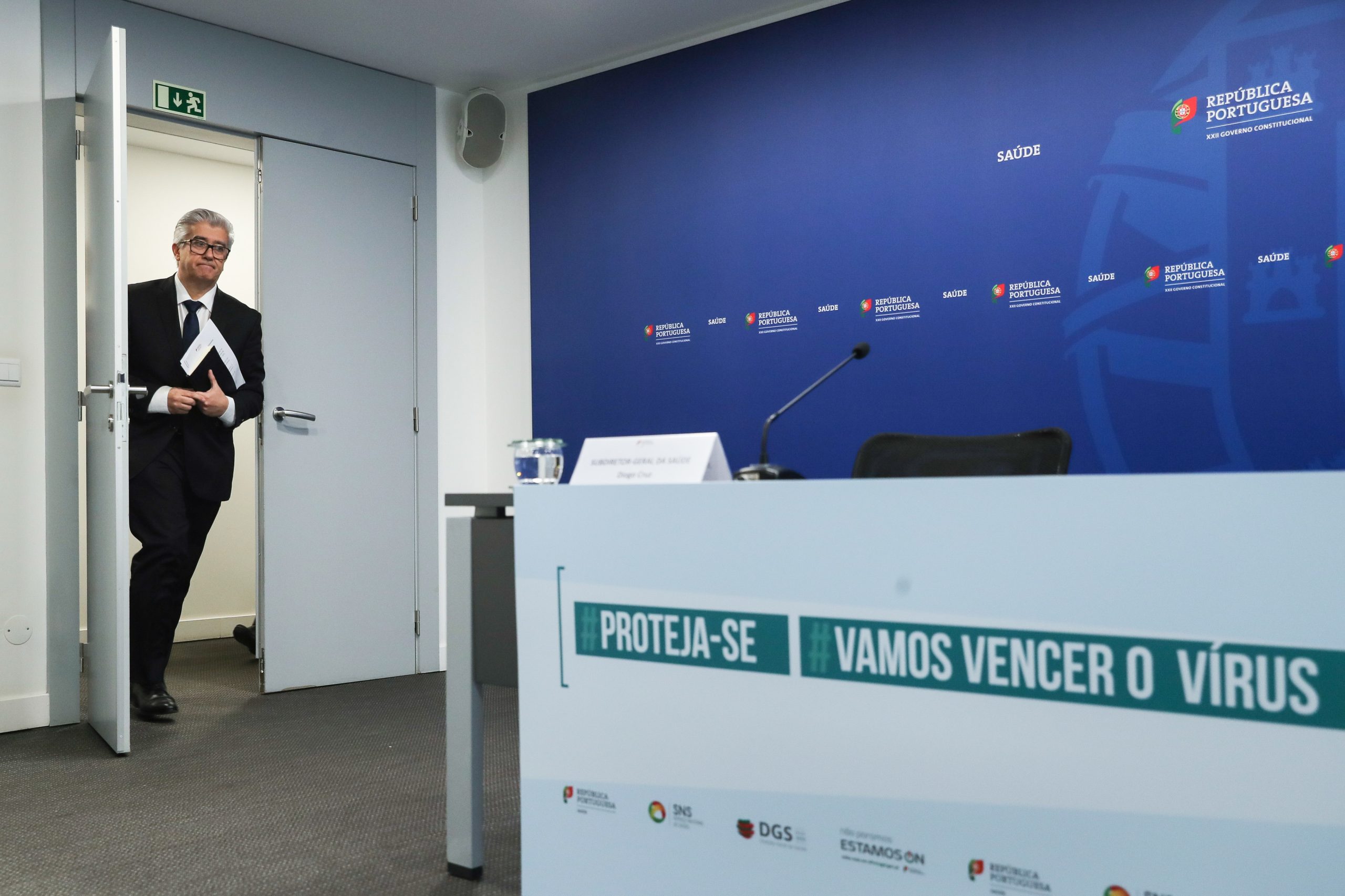 Covid-19. Cerca sanitária no Porto “não faz qualquer sentido”. Reveja a conferência de imprensa da Direção-Geral da Saúde