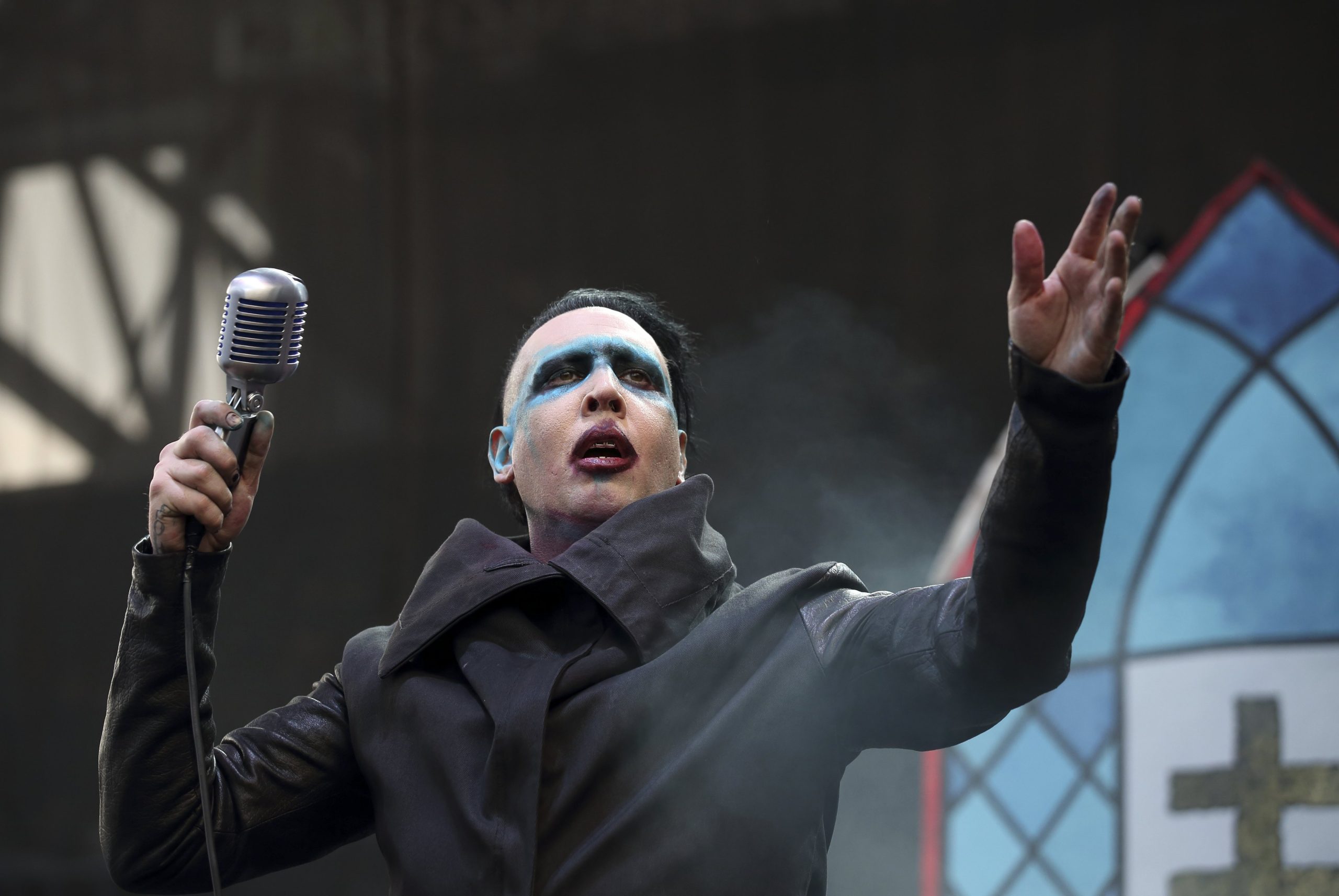Marilyn Manson acusado de violação de várias mulheres