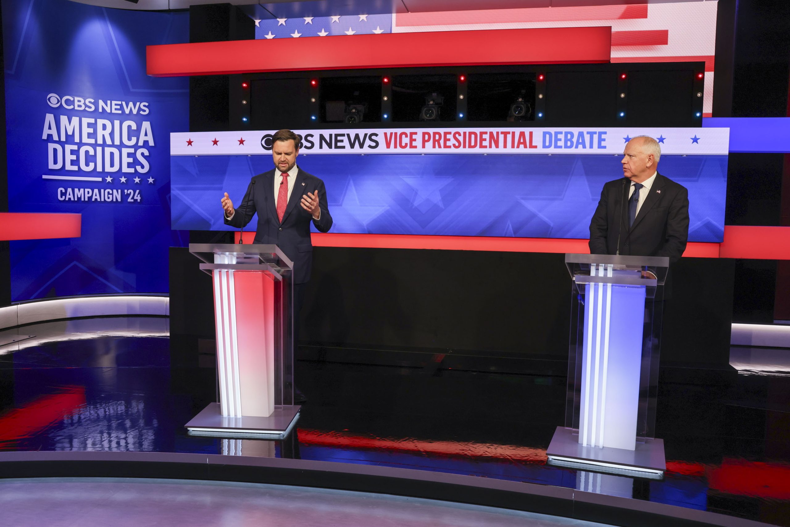 Analista afirma que Walz e Vance empataram em debate com mais substância política