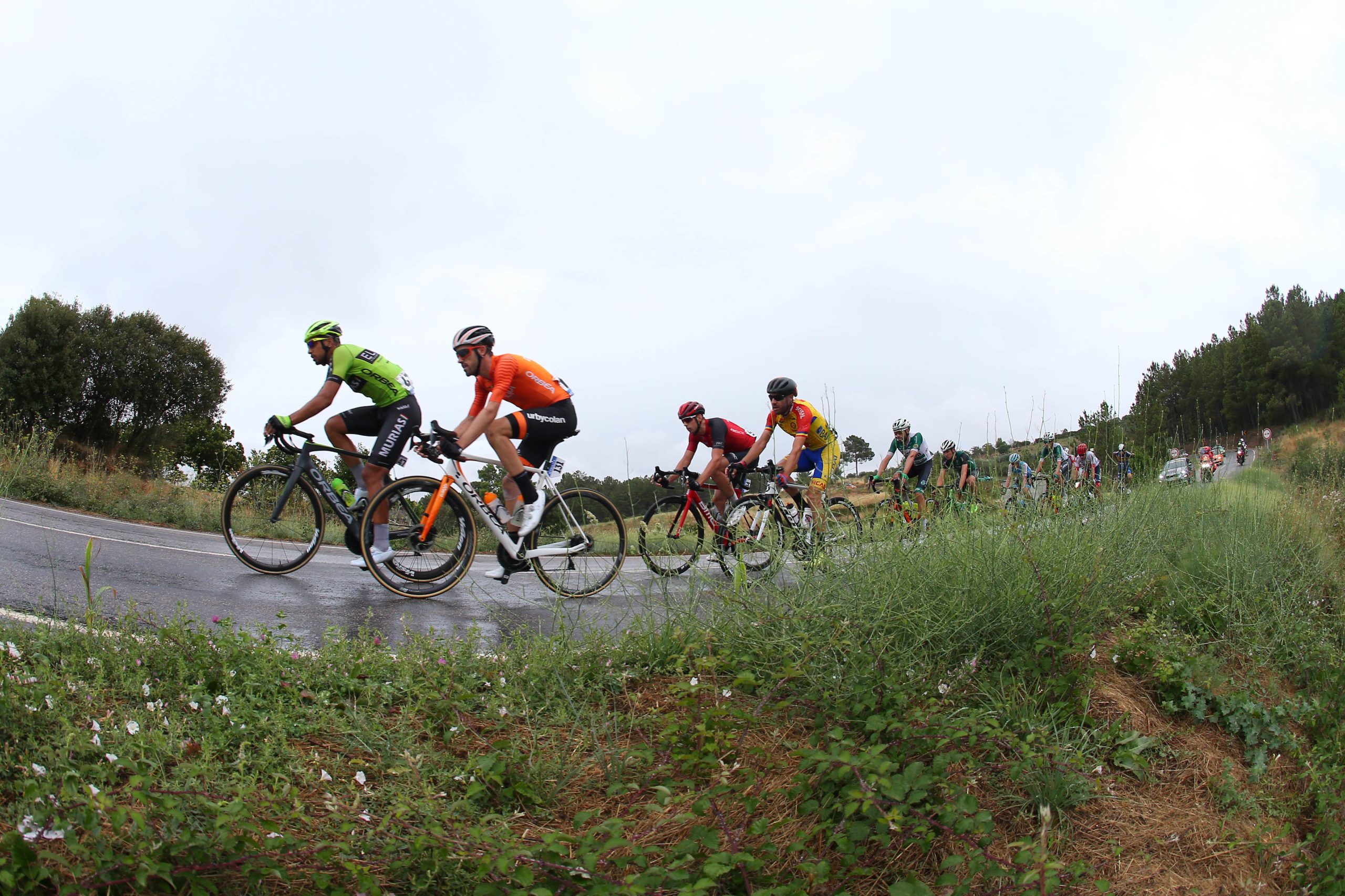 Covid-19: Canceladas etapas da Volta a Espanha em bicicleta que passavam por Portugal