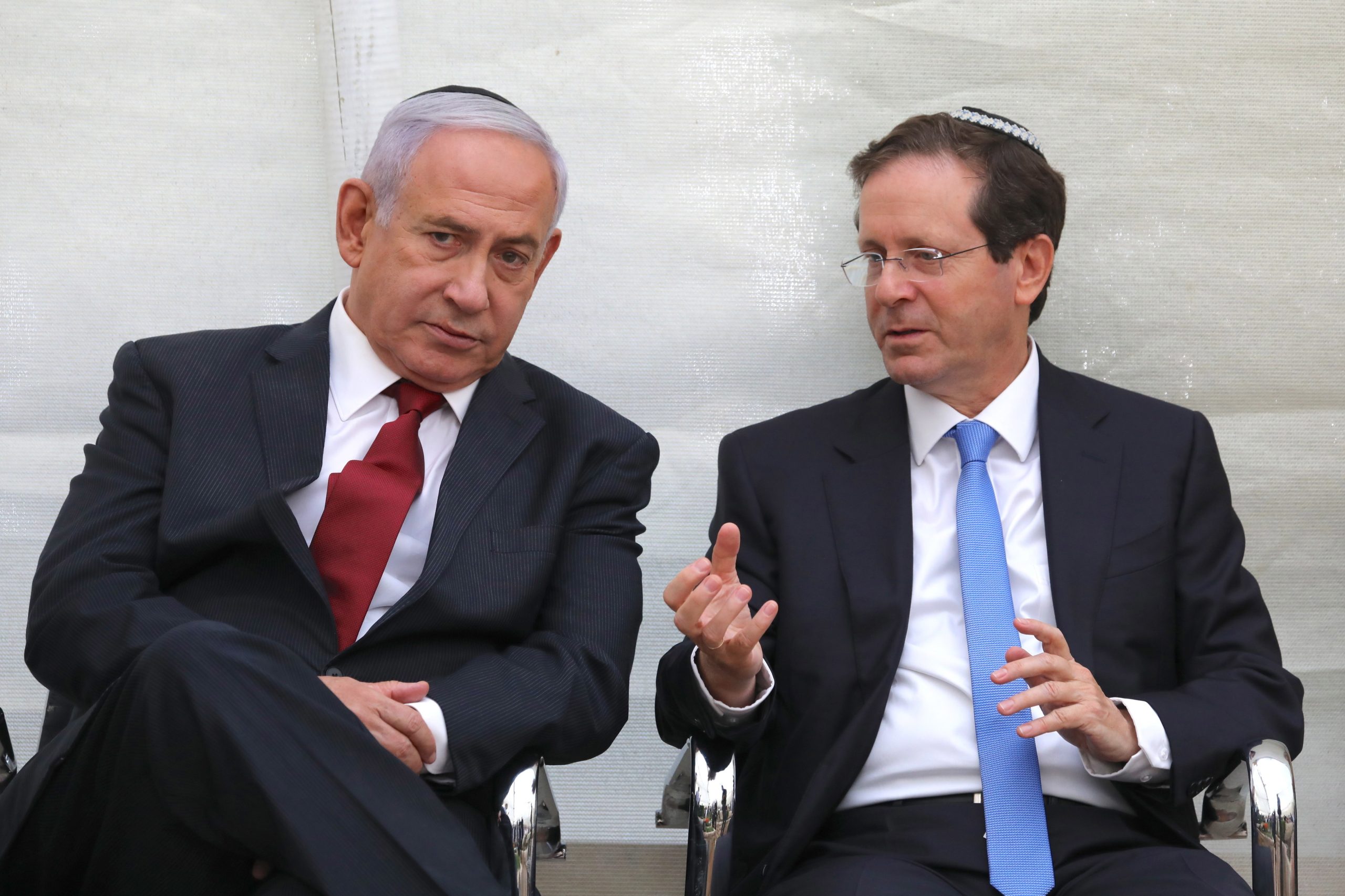 Netanyahu pede indulto presidencial a Isaac Herzog