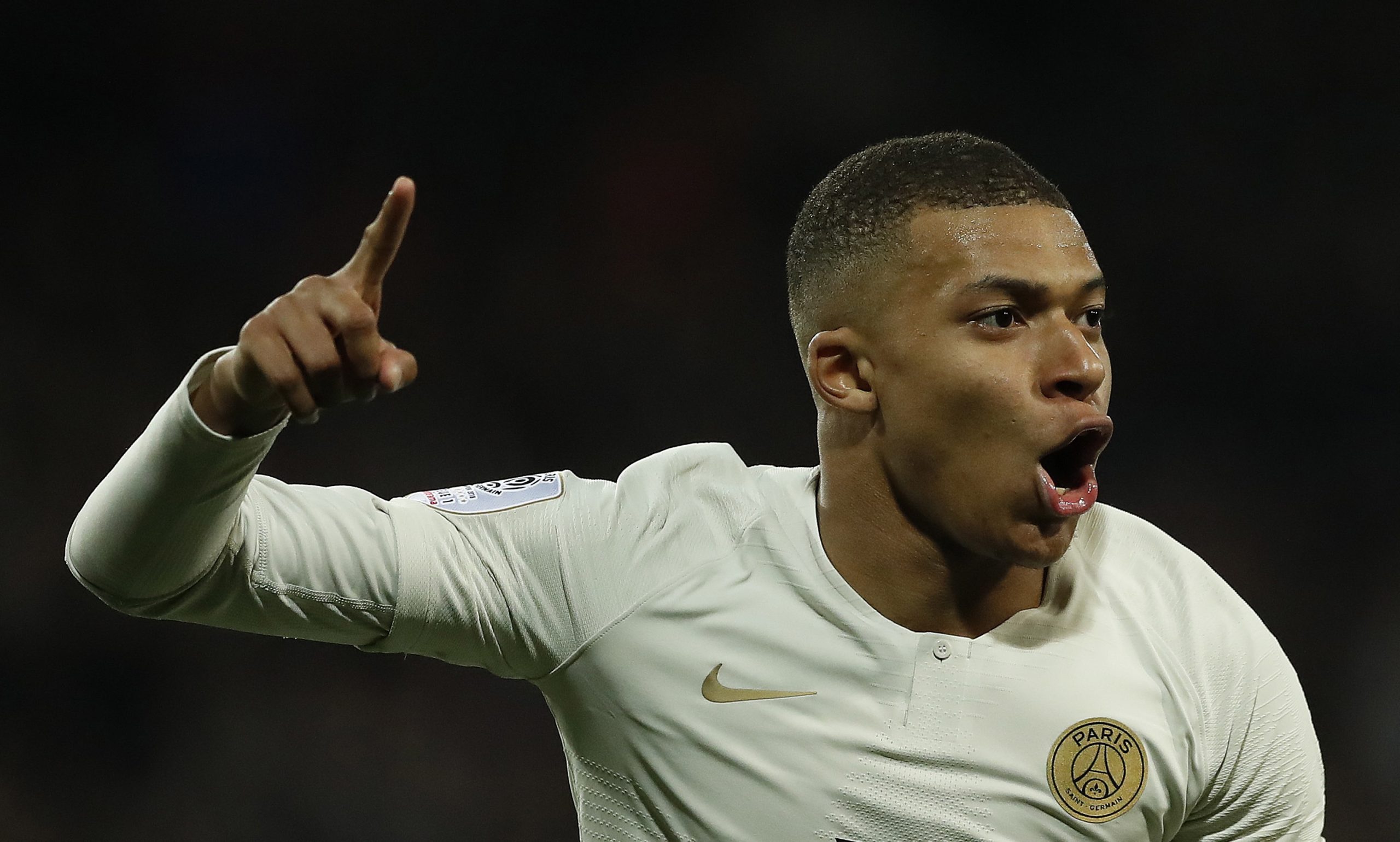 Mbappé dá a vitória ao PSG na visita ao Toulouse