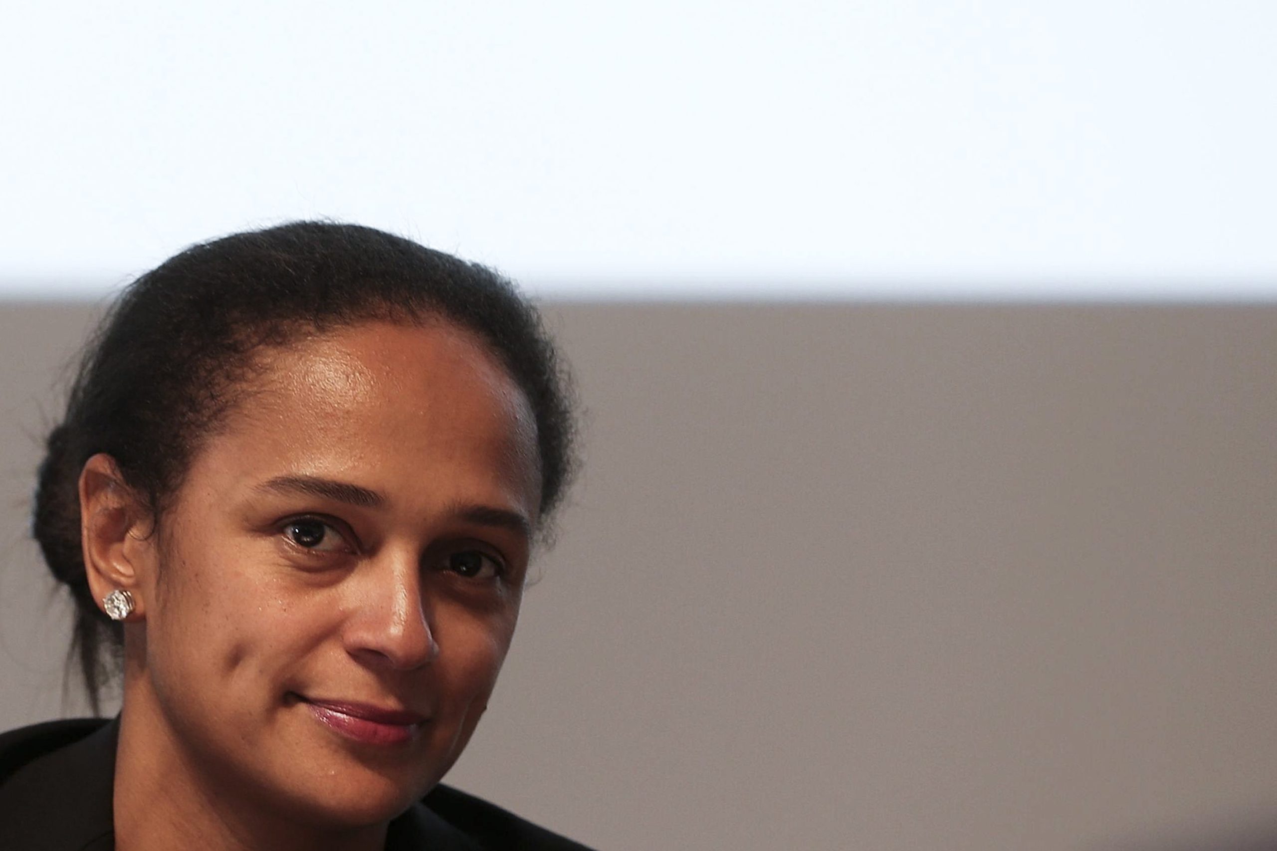 Isabel dos Santos acusada de 12 crimes no processo que envolve gestão da angolana Sonangol