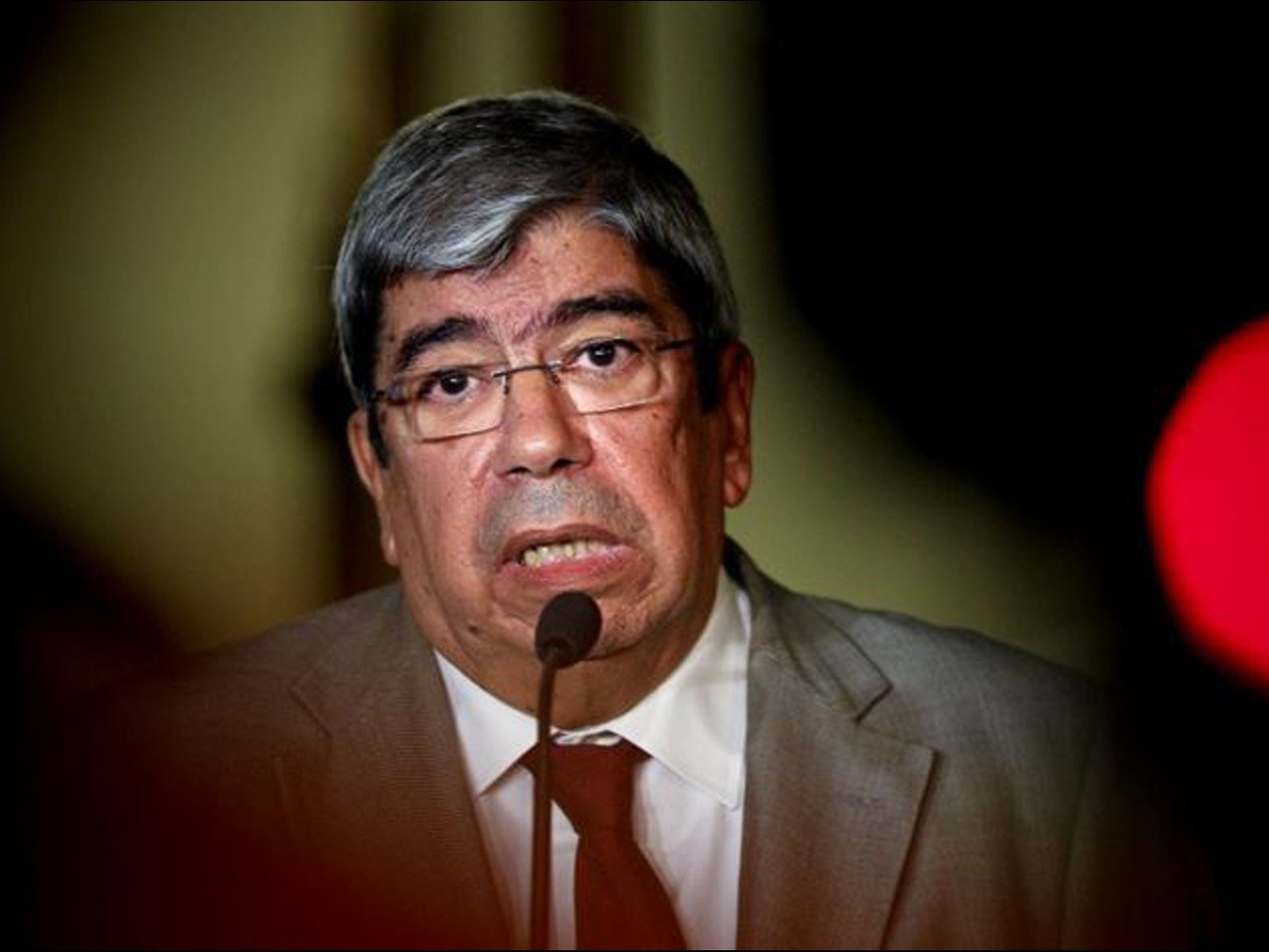 Ferro Rodrigues alerta para regresso dos nacionalismos nos 100 anos do fim da Guerra Mundial