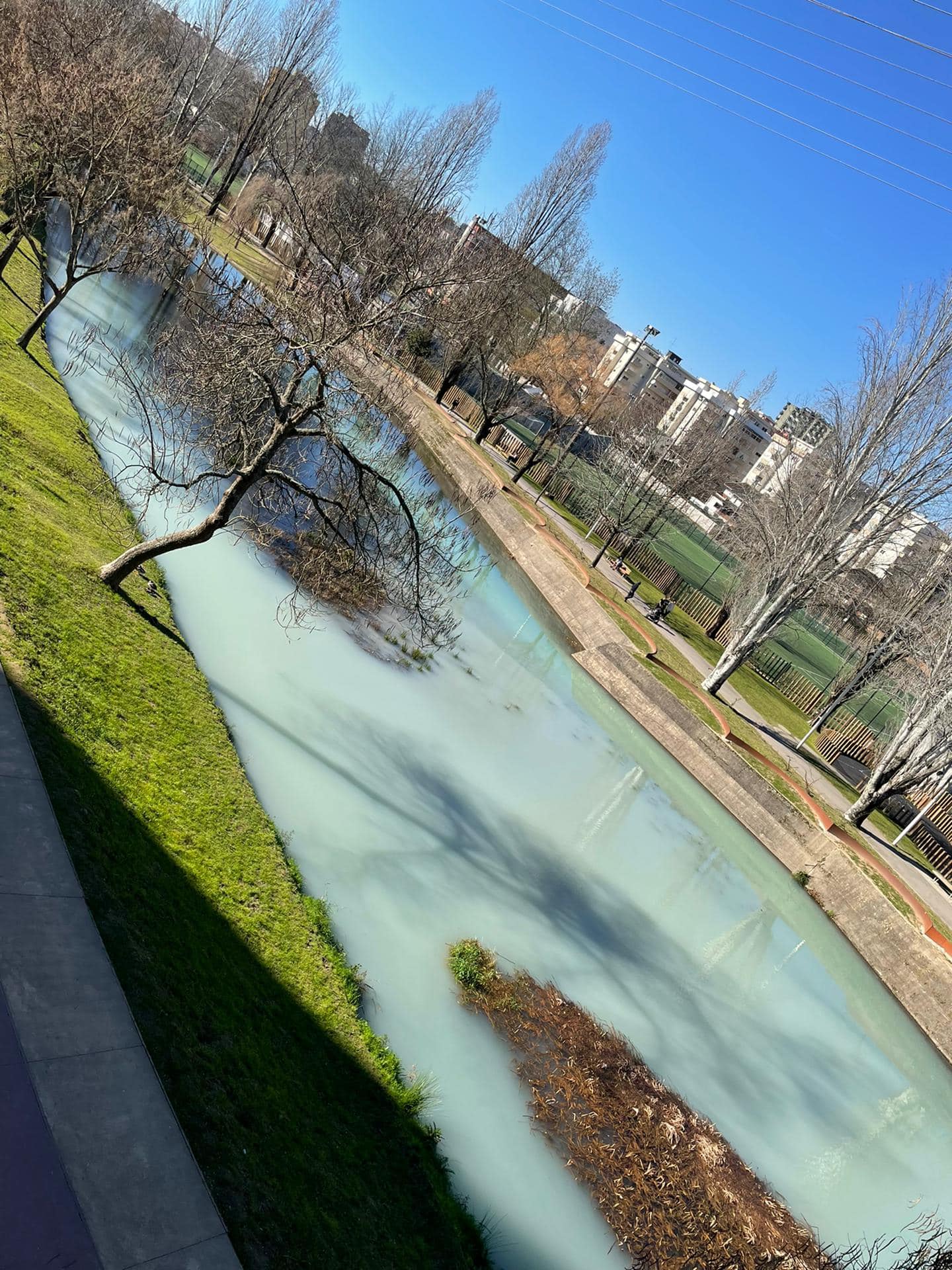 Vai ser investigada a origem da “cor leitosa” da água do rio Este em Braga