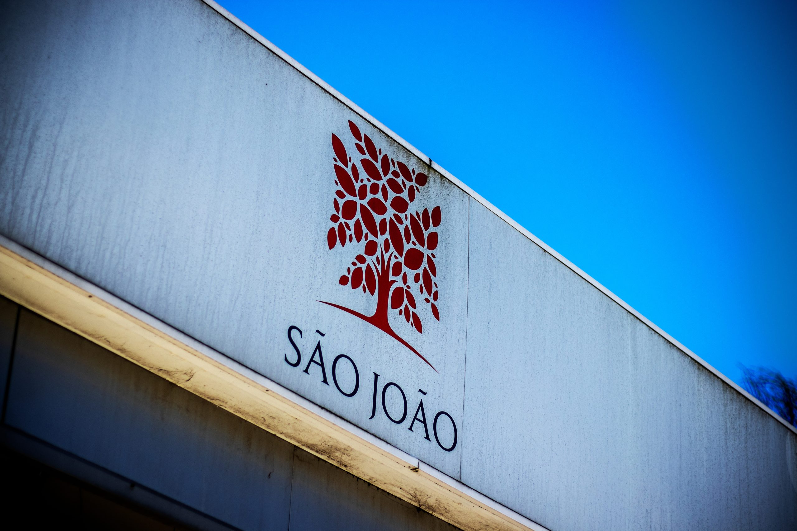 Covid-19: Hospital de São João equaciona ativar nível três do plano de contingência para enfrentar aumento de casos entre doentes e profissionais