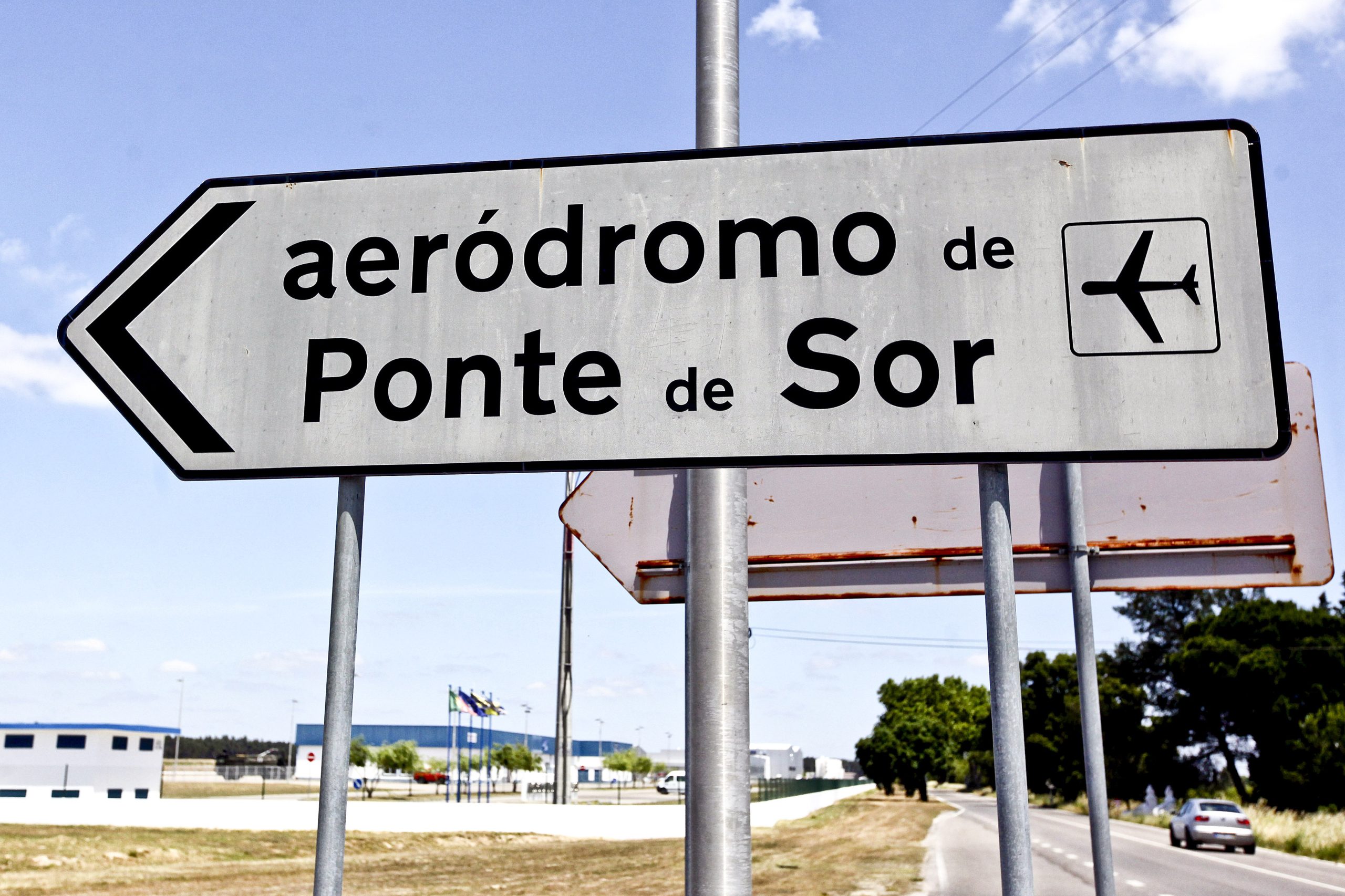 Avião monomotor aterra de emergência em Ponte de Sor e faz dois feridos ligeiros