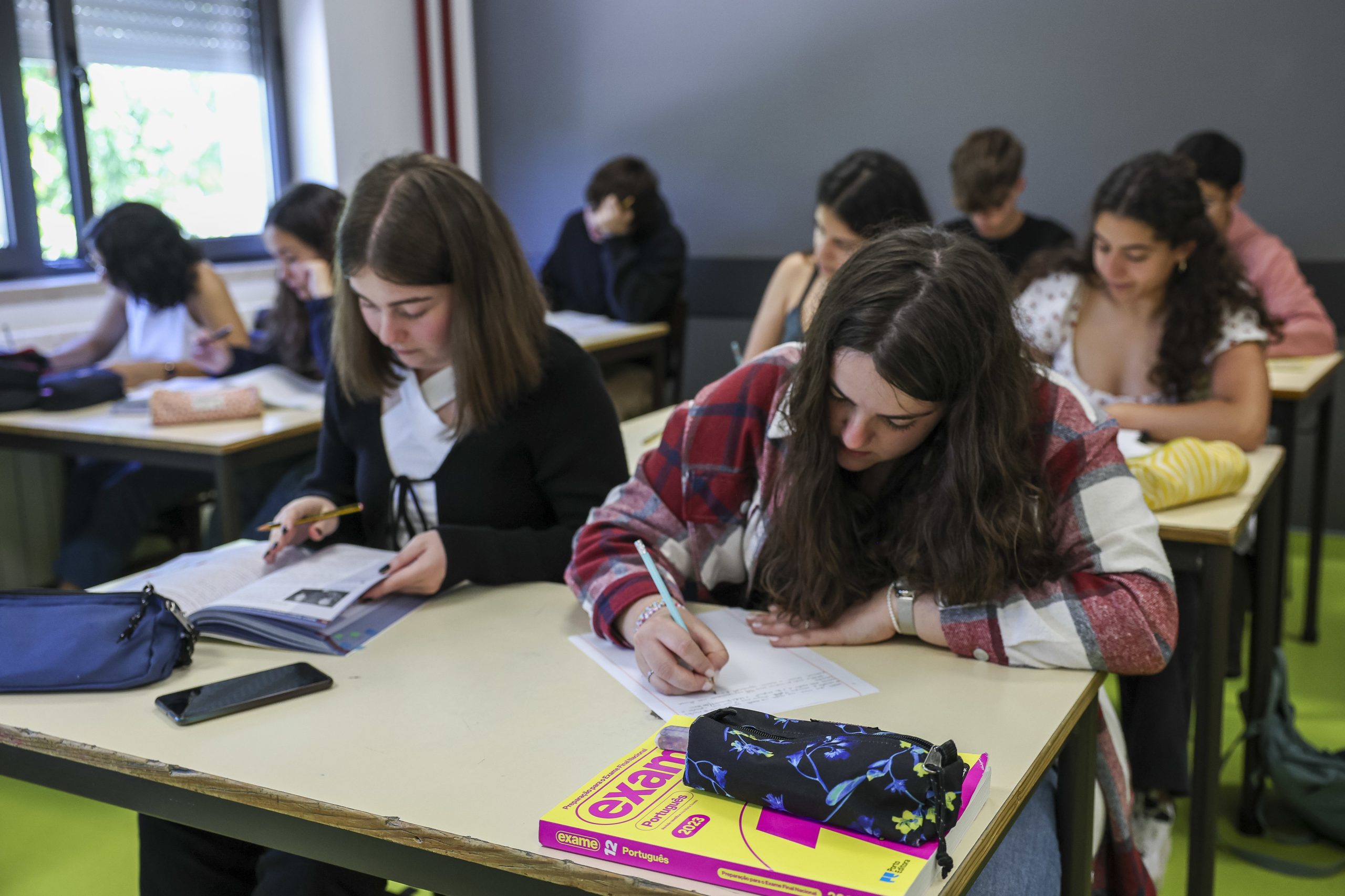 Mais de 81 mil alunos realizam hoje exame de Português no arranque dos nacionais