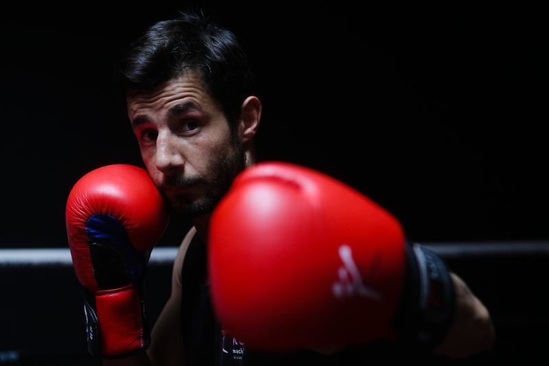 Pedro Kol vence Moretti por KO e sagra-se campeão europeu de kickboxing