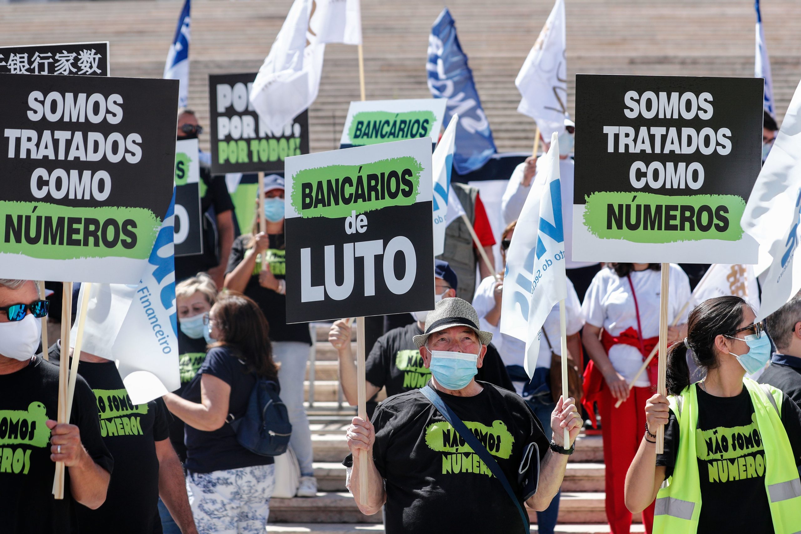 Sindicatos avançam com greve este mês se BCP e Santander mantiverem despedimentos