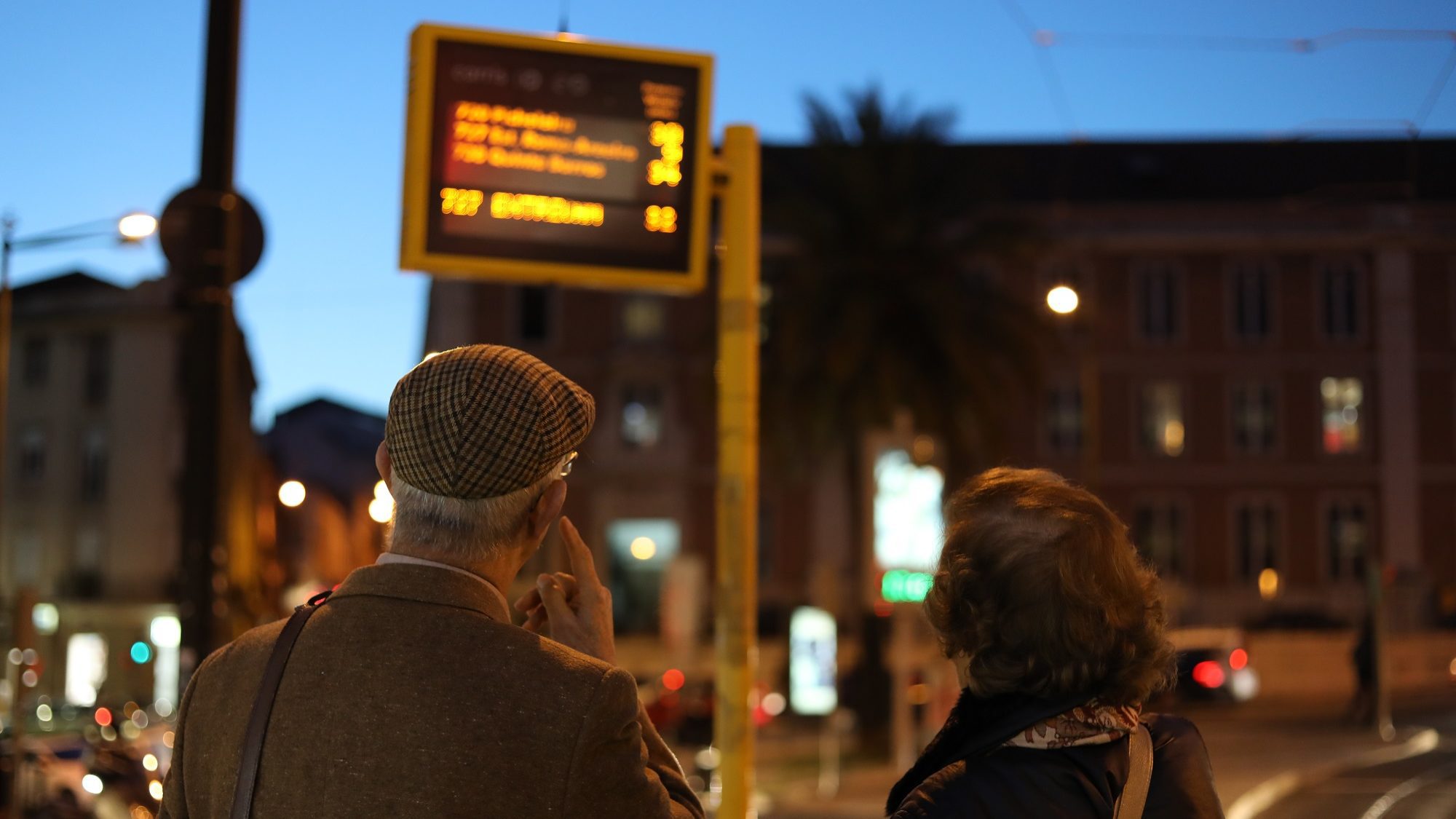Autarcas querem passe único nas áreas metropolitanas de Lisboa e do Porto