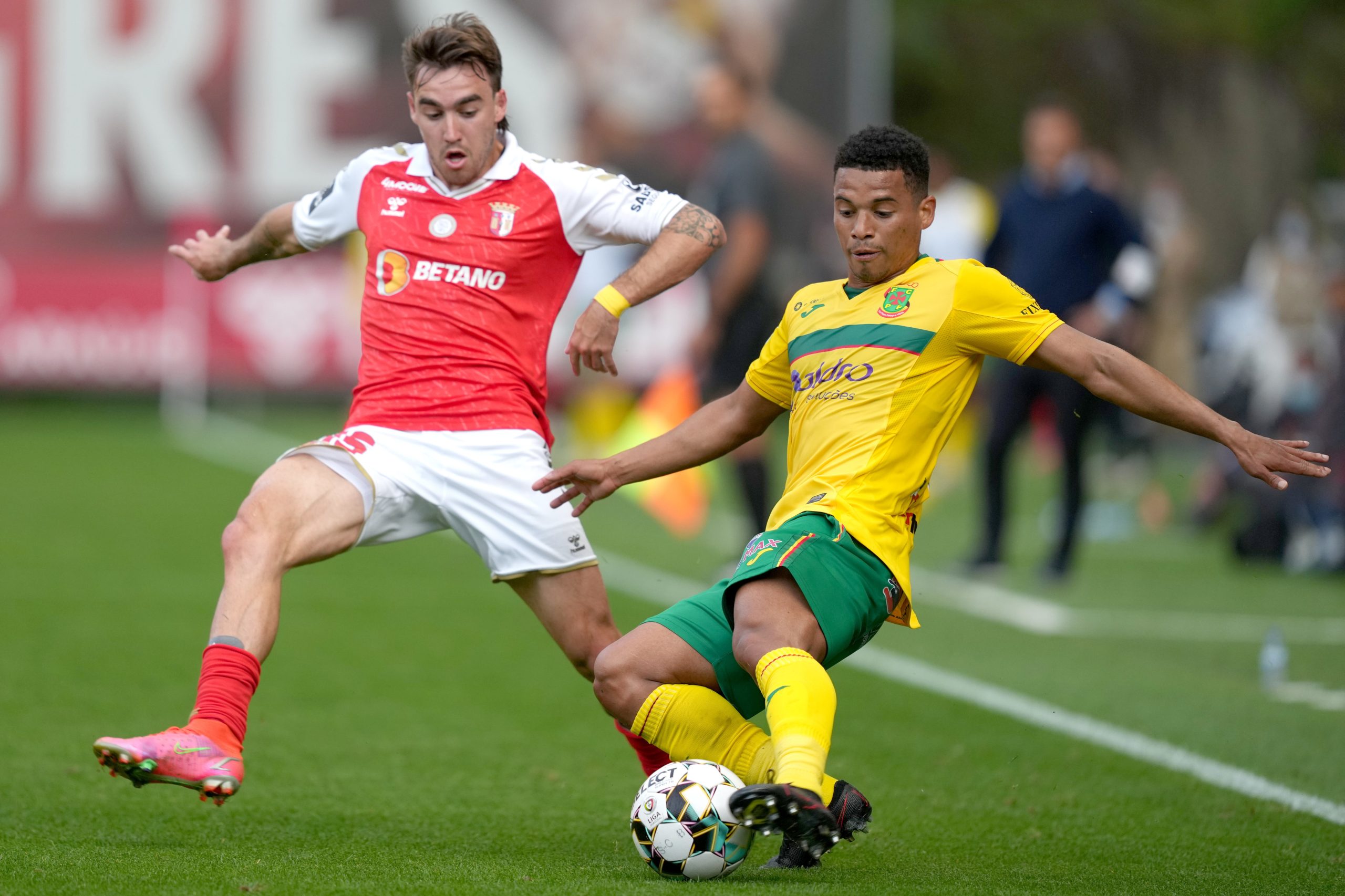Paços de Ferreira vs Sp. Braga vai ter arbitragem de equipa francesa