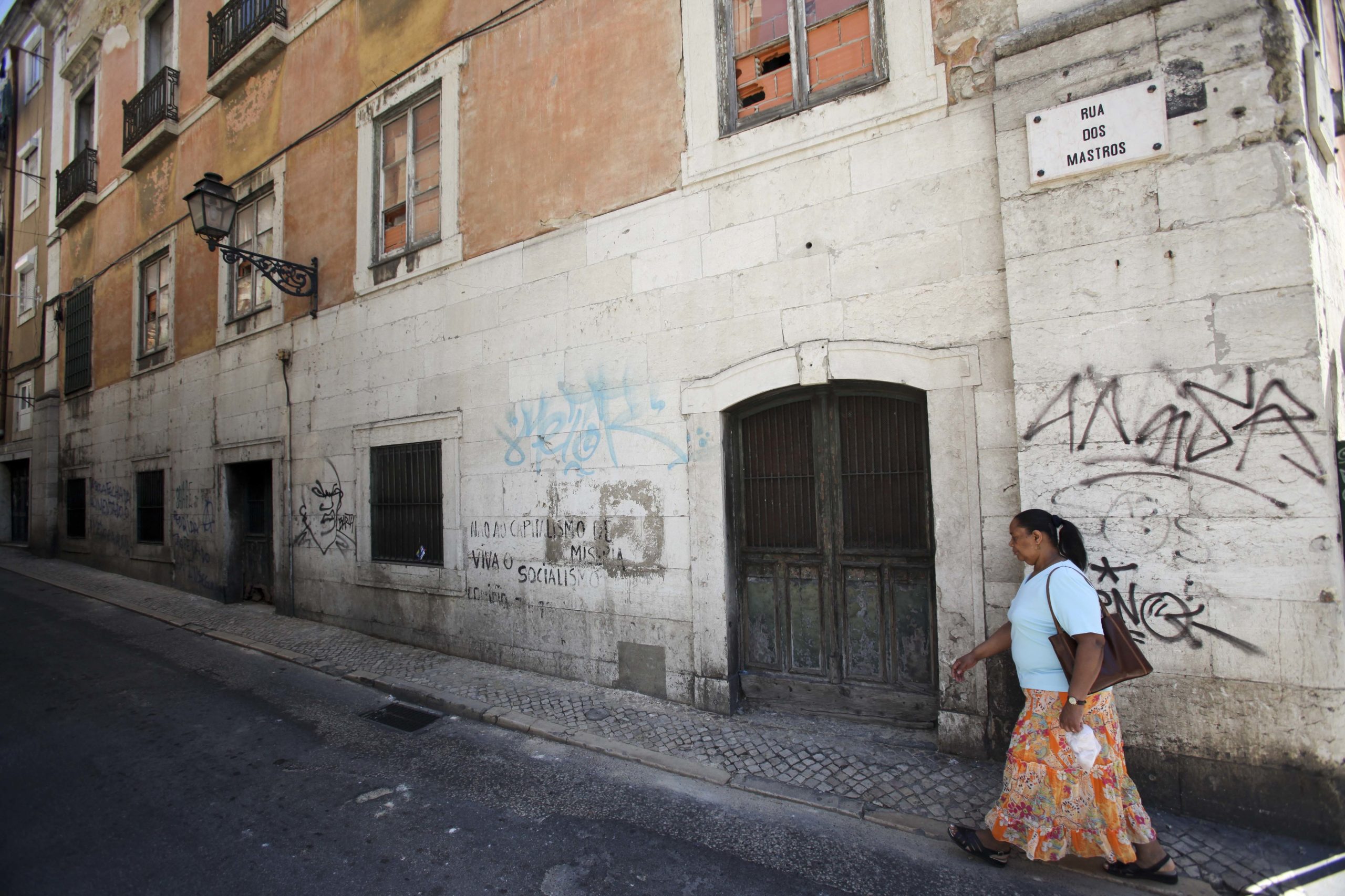 AM de Lisboa recusa pedonalização da Rua dos Mastros e recomenda medidas de proteção dos peões