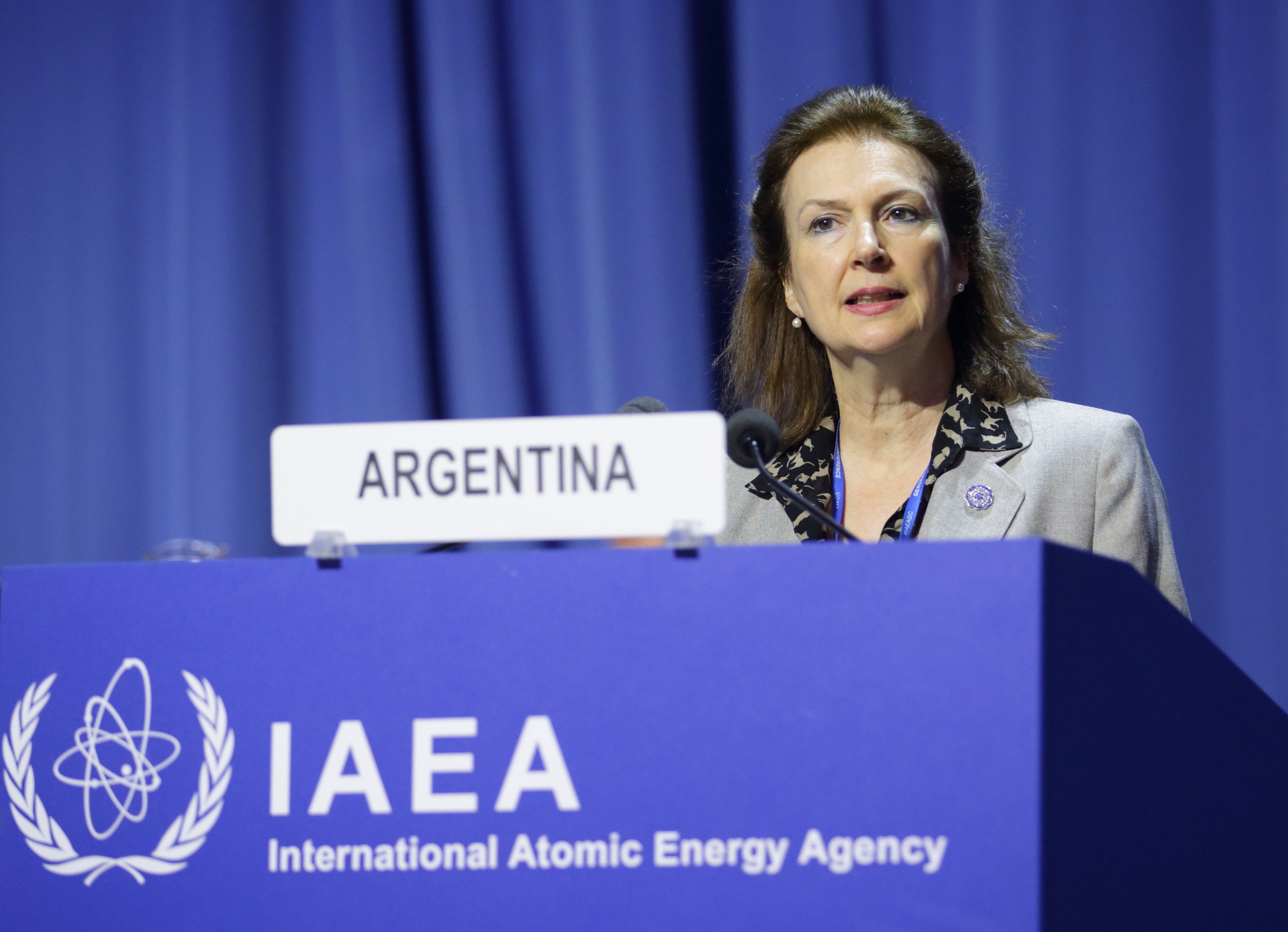 Milei demite ministra após voto da Argentina a favor de Cuba na ONU