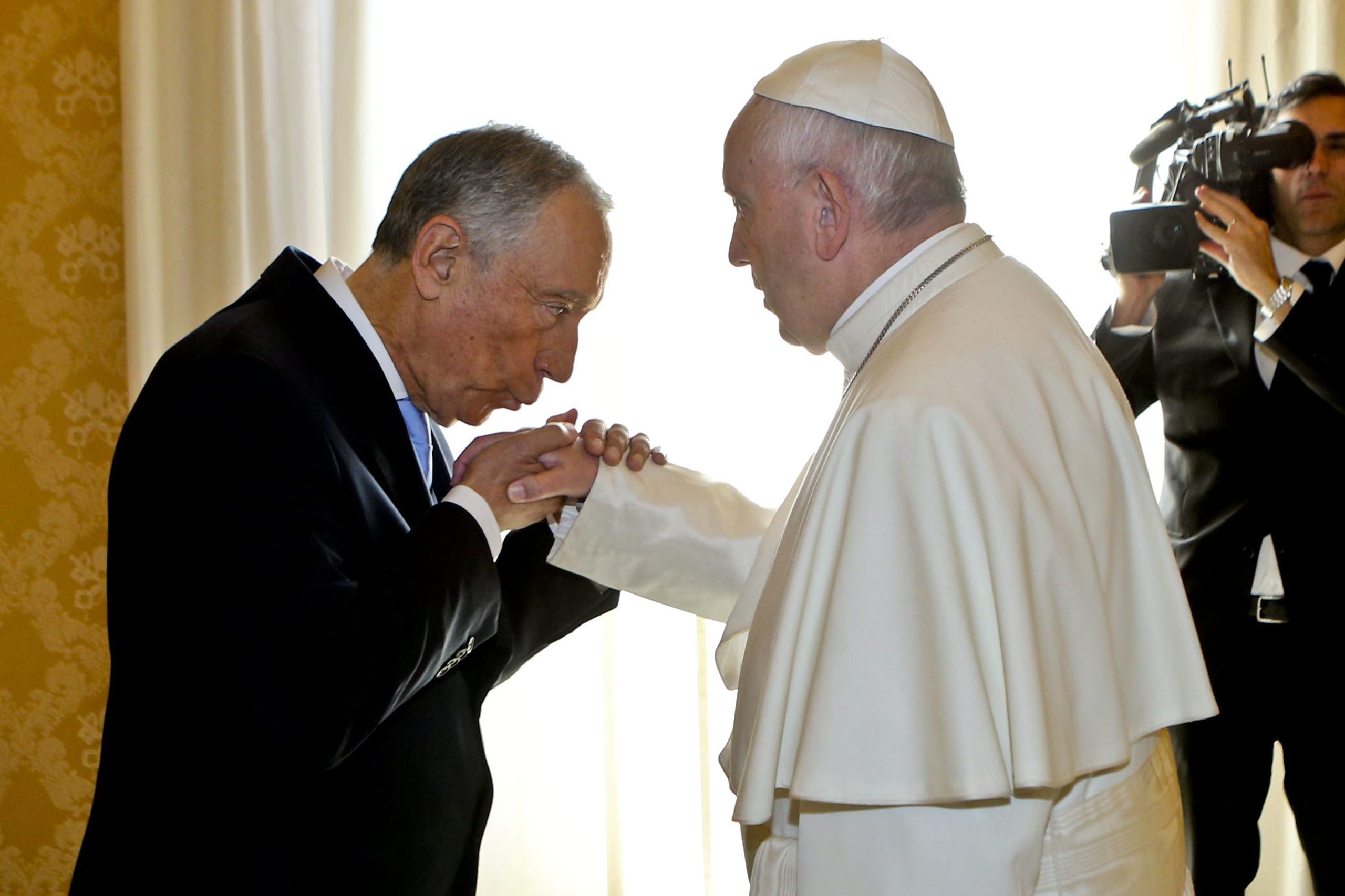 Papa Francisco reúne-se com Marcelo e Costa e está menos de 24 horas em Fátima