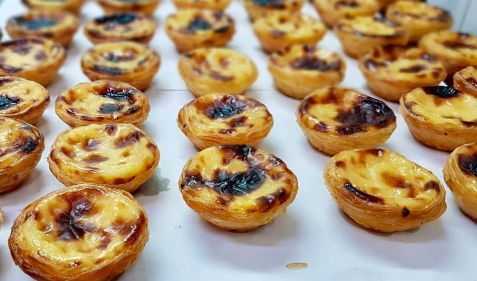 João não desistiu até conseguir que o Papa provasse os seus pastéis de nata. Agora, o Vaticano mandou uma carta a agradecer