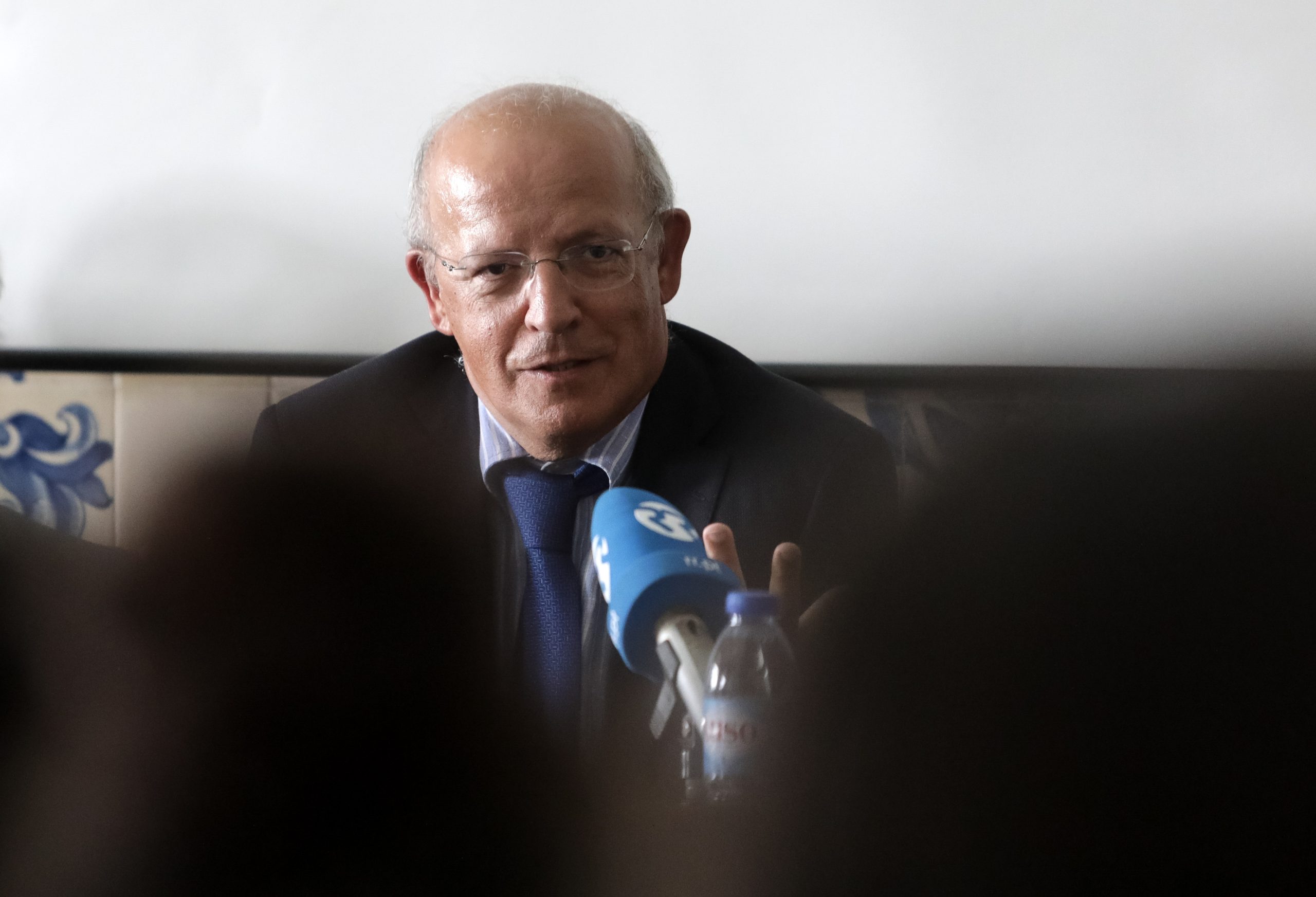 Santos Silva considera “inaceitáveis” declarações de embaixador da Guiné-Bissau