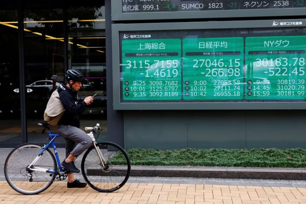 Usar telemóvel a andar de bicicleta pode dar até seis meses de prisão no Japão