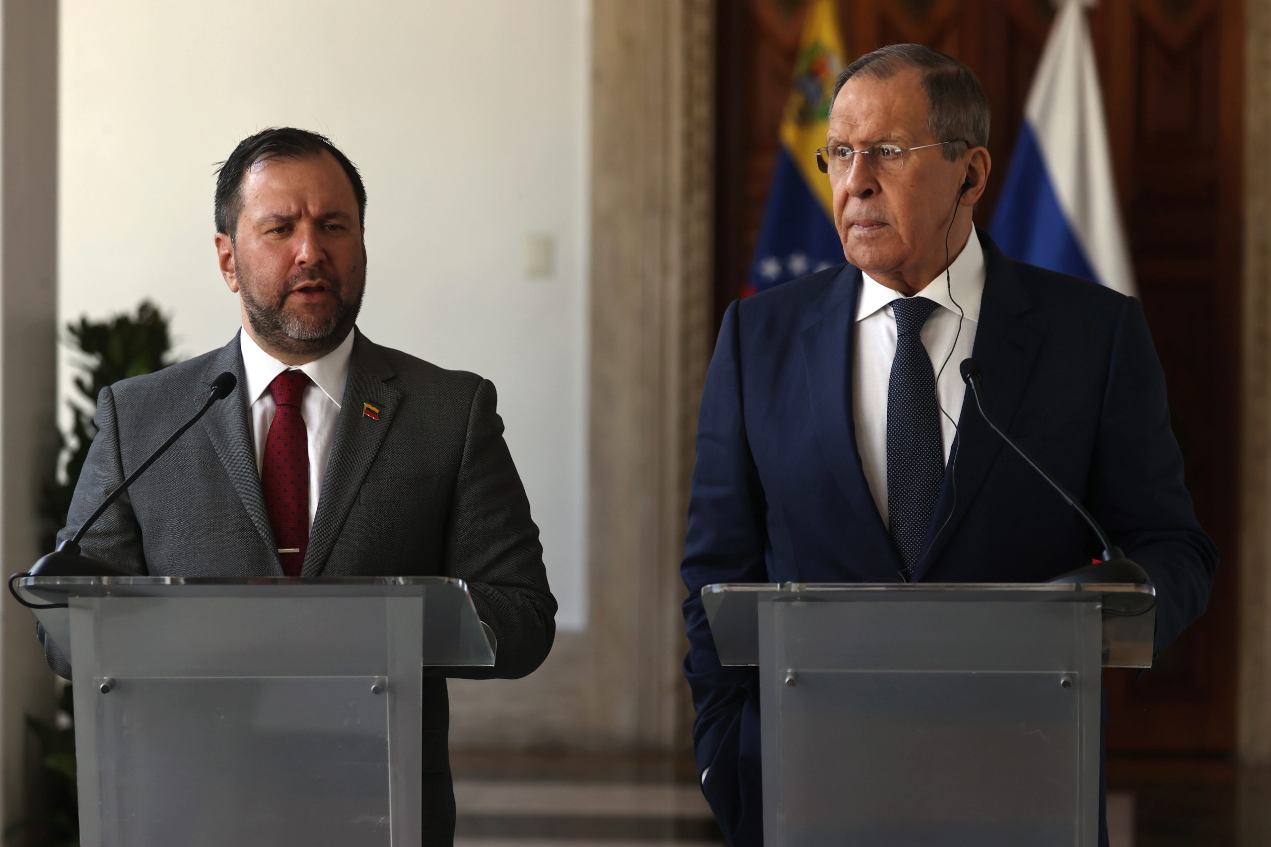 Rússia promete ajudar economia venezuelana a depender menos dos EUA e do Ocidente