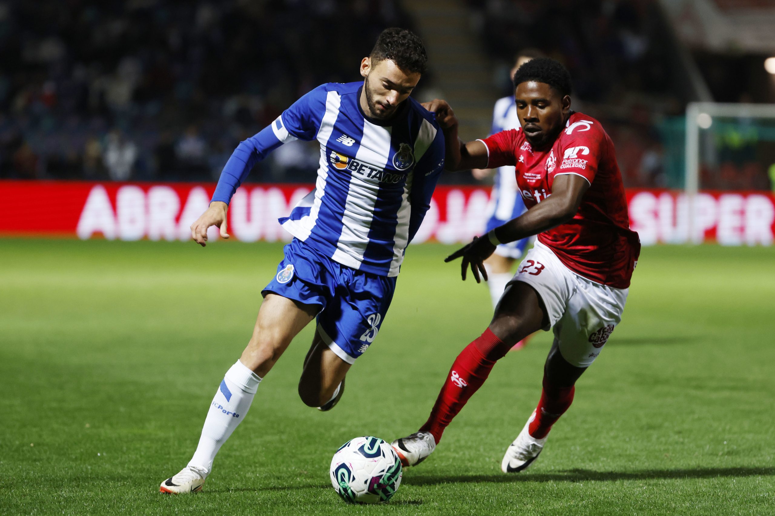 FC Porto impõe-se ao Vilar de Perdizes e segue na Taça de Portugal
