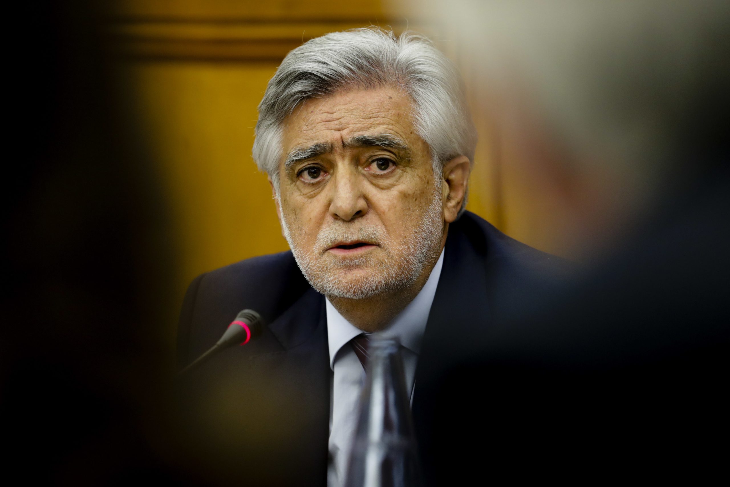 Inquérito EDP: Luís Amado diz estar preocupado com futuro da empresa