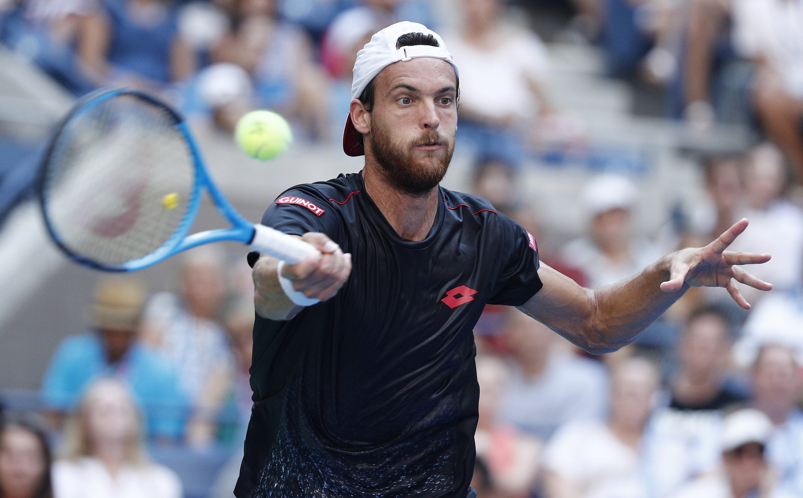 João Sousa eliminado nas meias-finais do torneio de Chengdu