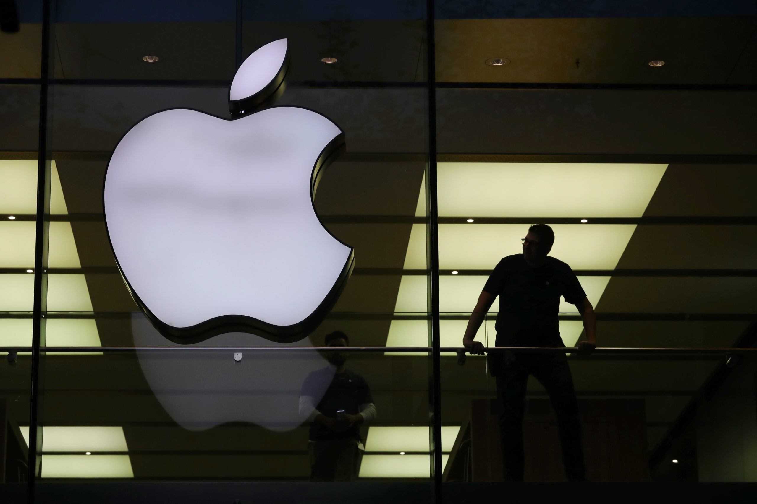 Comissão Europeia dá ‘luz verde’ à compra da aplicação Shazam pela Apple