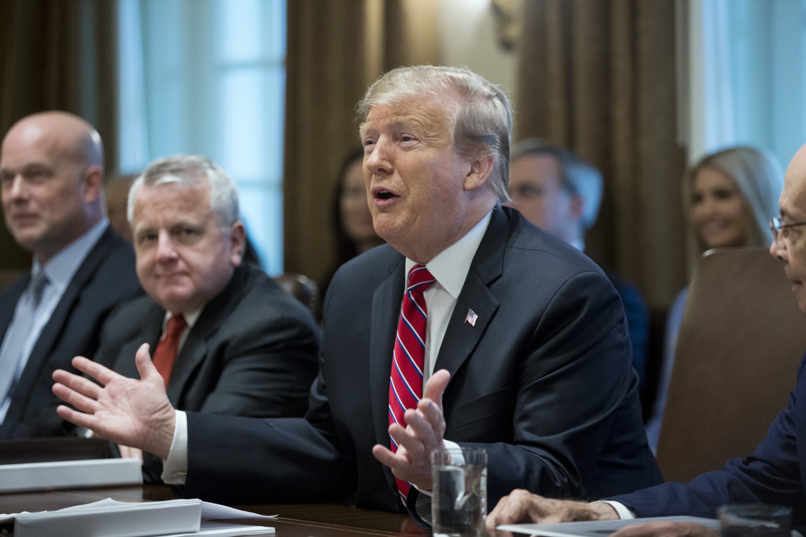 Trump admite adiar tarifas punitivas sobre exportações chinesas