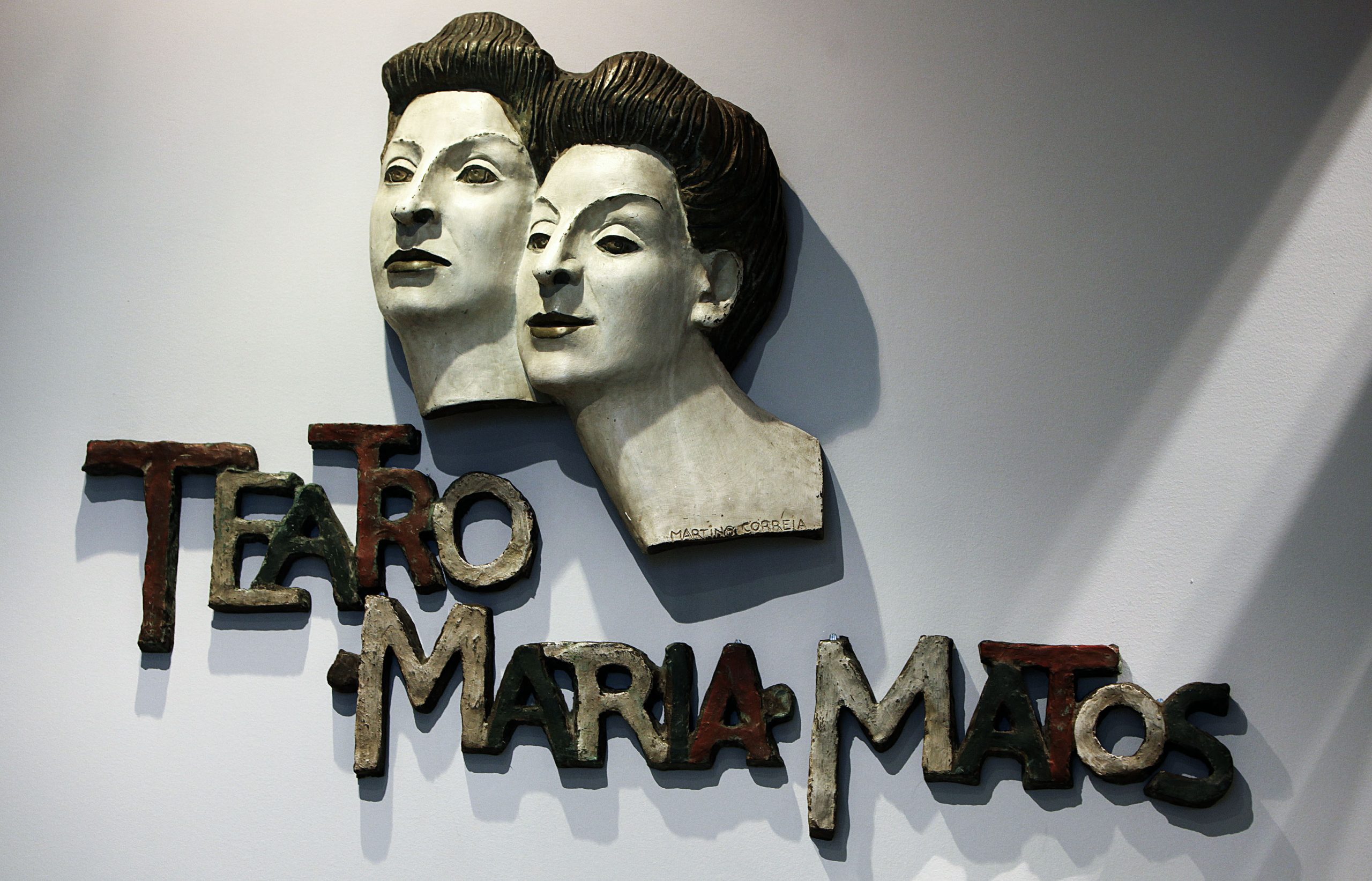 Fecho de temporada de música do atual Teatro Maria Matos é em português
