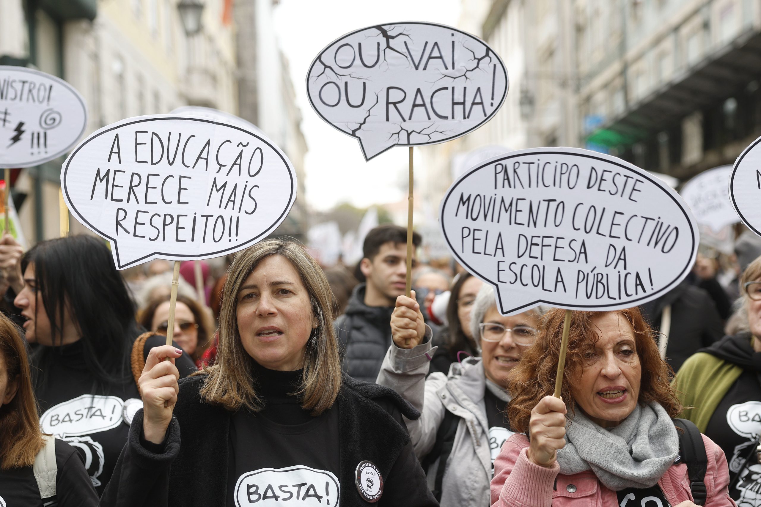 Governo disponibiliza casas para professores deslocados em Lisboa e Portimão