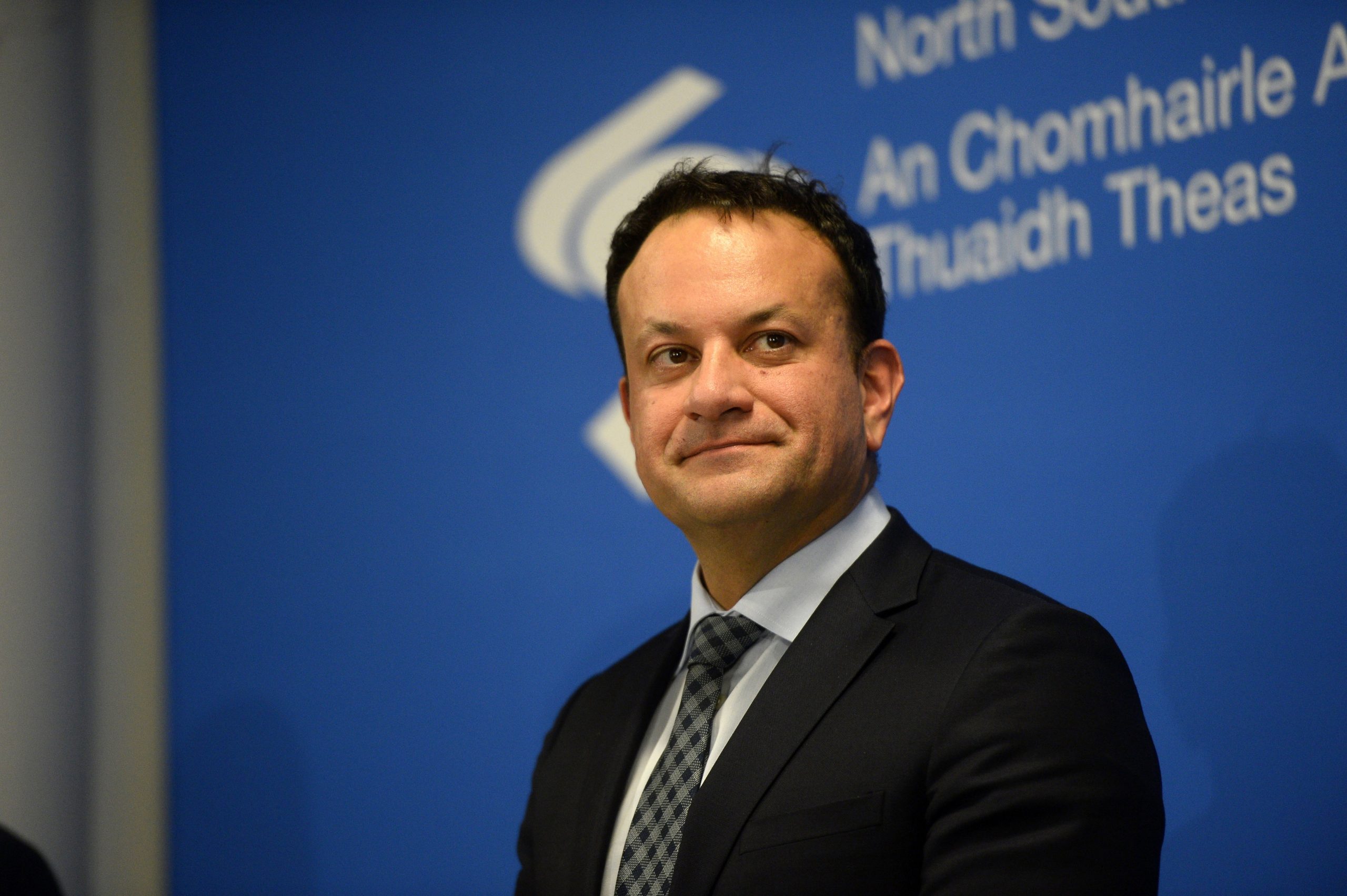 Leo Varadkar deixa oficialmente cargo de primeiro-ministro da Irlanda cedendo lugar a Harris
