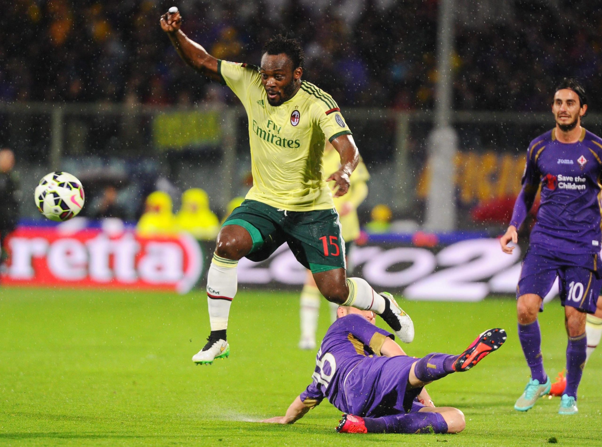 Essien volta aos relvados para representar os indonésios do Persib Bandung