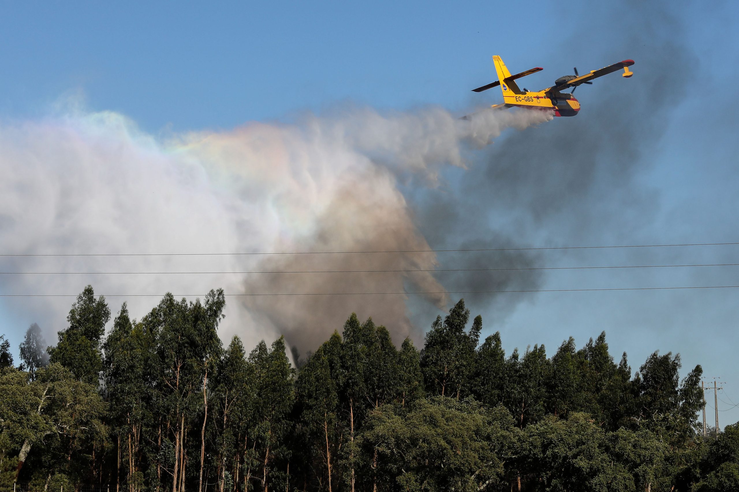 Incêndios: Avião de combate com avaria amarou na barragem do Sabugal
