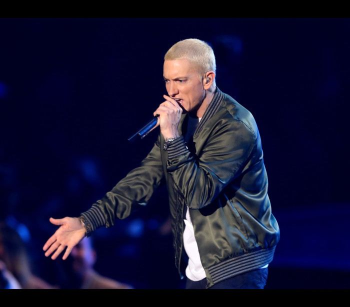 A raiva de Eminem num rap anti-Trump