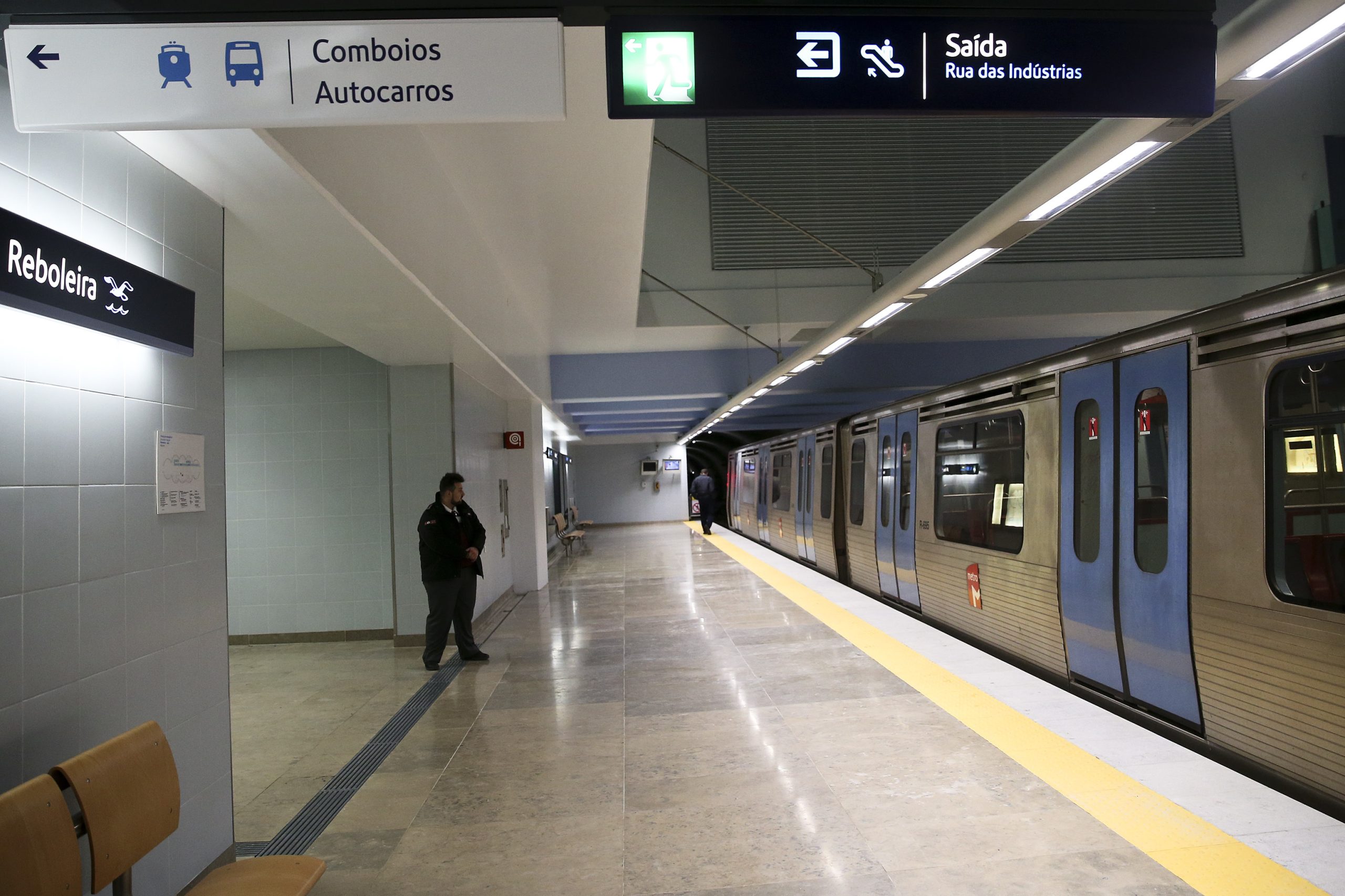 Trabalhadores do Metro de Lisboa em greve paralisam transporte até às 10:00