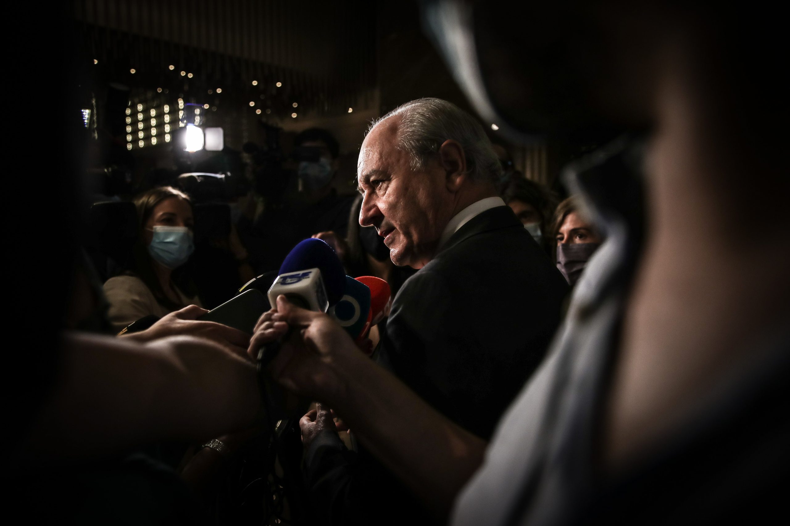 “Se o primeiro-ministro se demitisse de imediato acelerava o processo”. As reações ao chumbo do OE