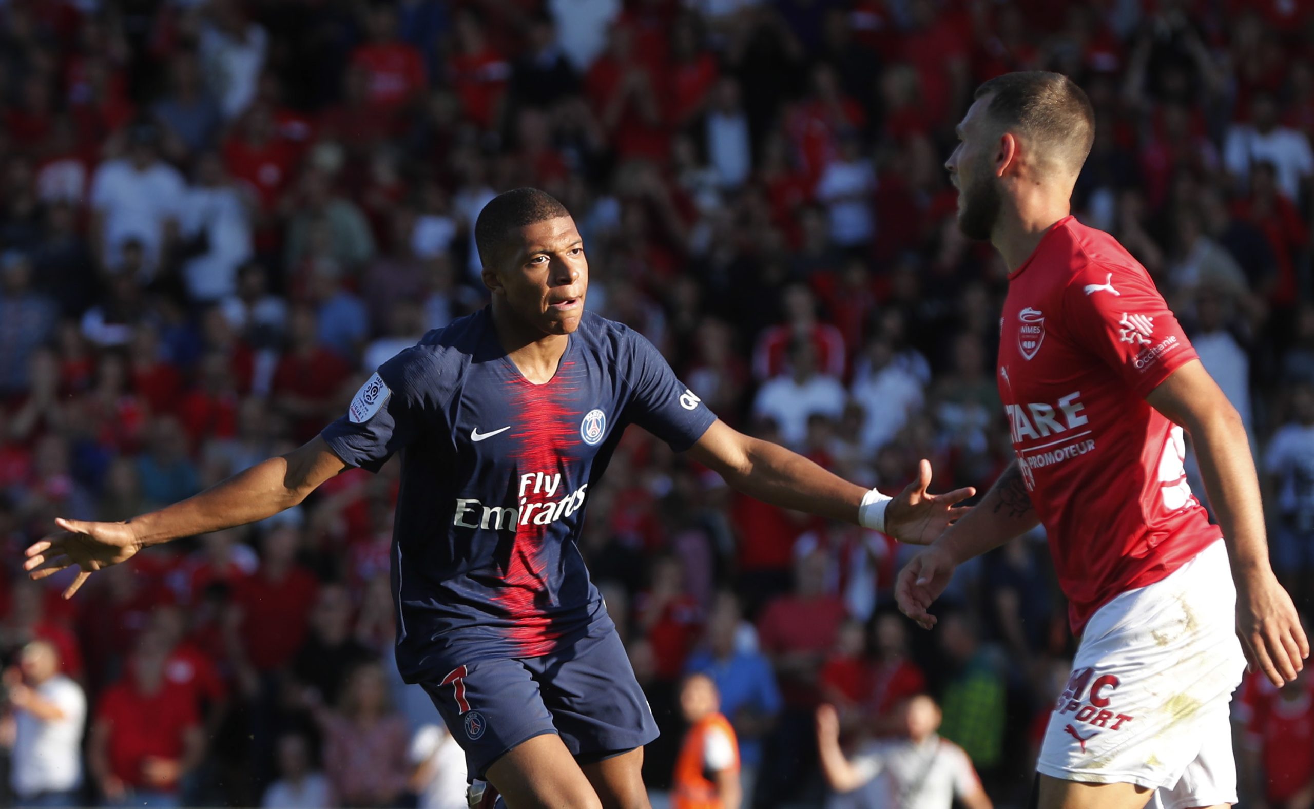 Mbappé castigado com três jogos de suspensão pela Liga francesa