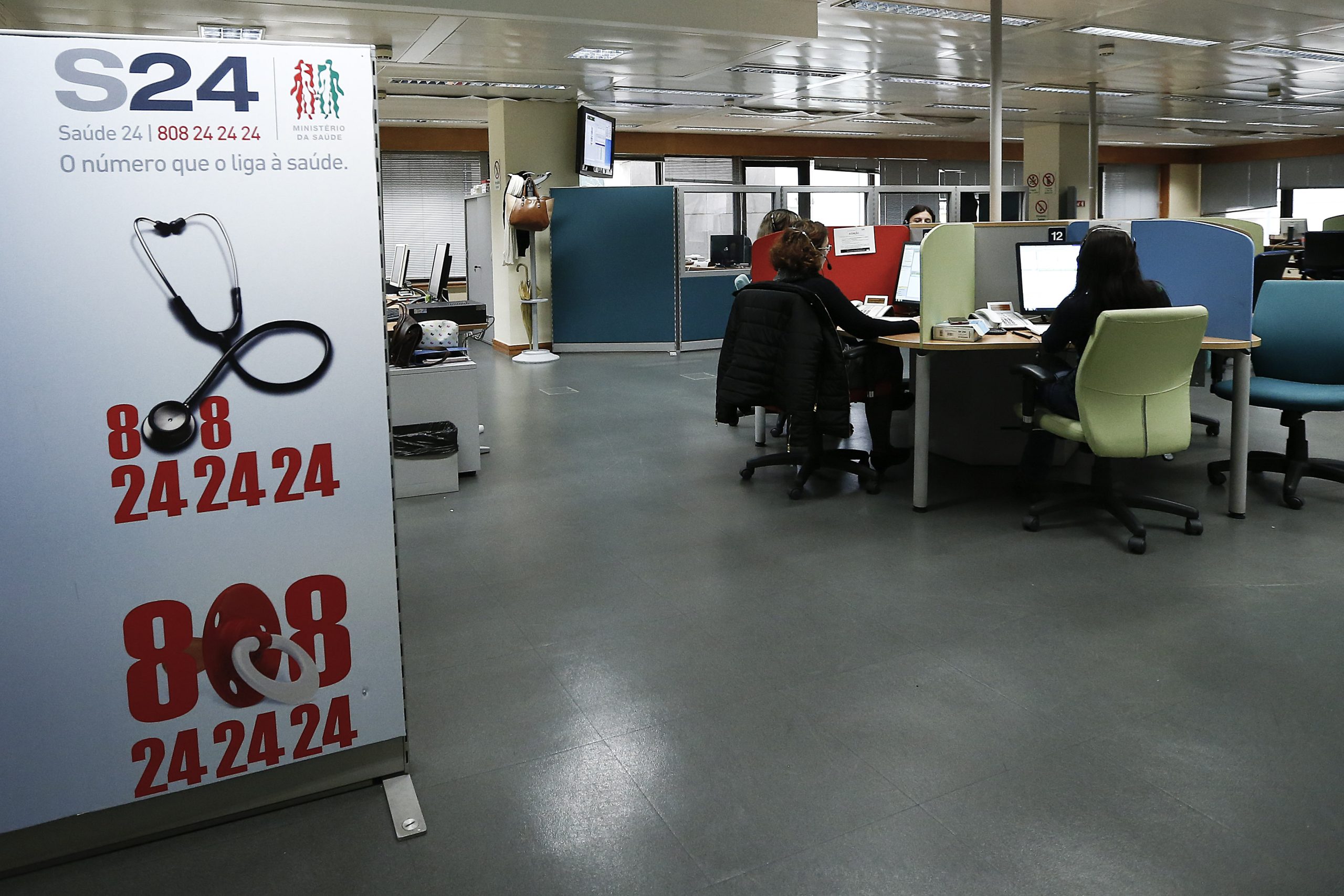 SNS 24 com 150 chamadas por dia para marcar consultas no médico de família