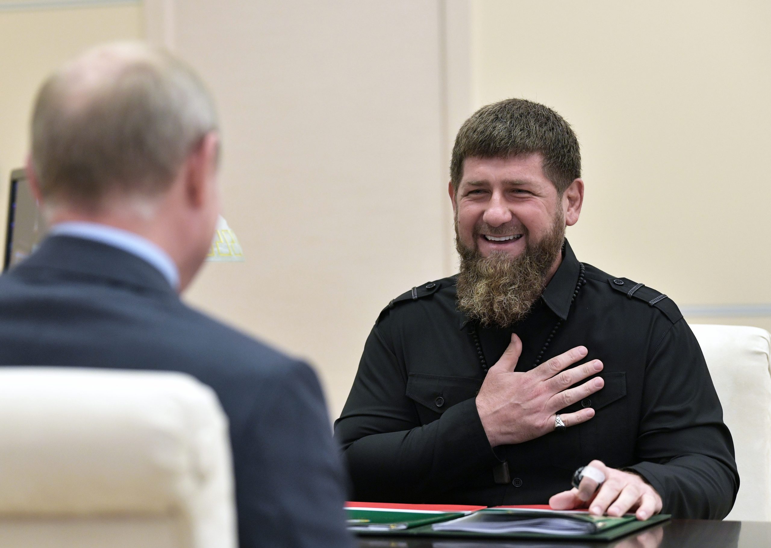 Líder checheno Kadyrov afirma estar perto de Kiev
