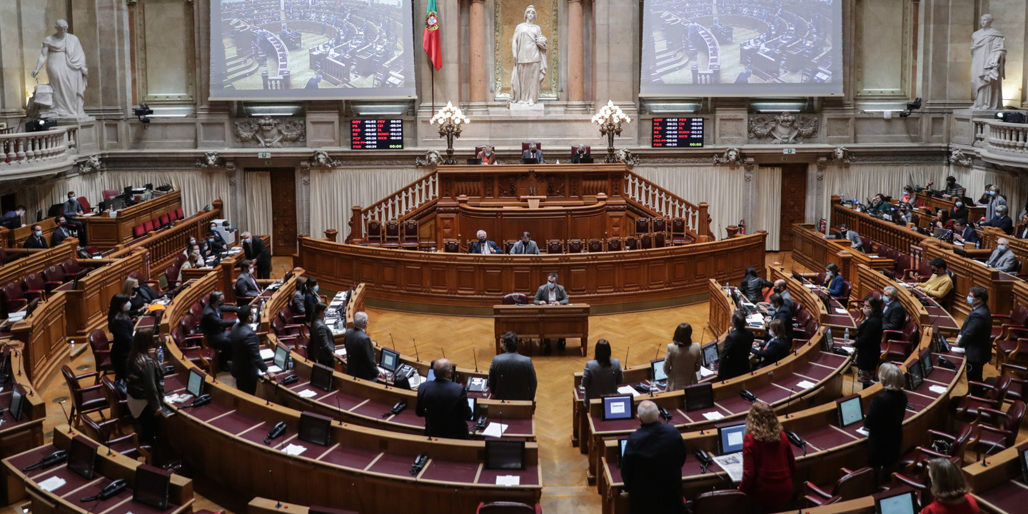 Parlamento adia votação de diplomas que definem política climática