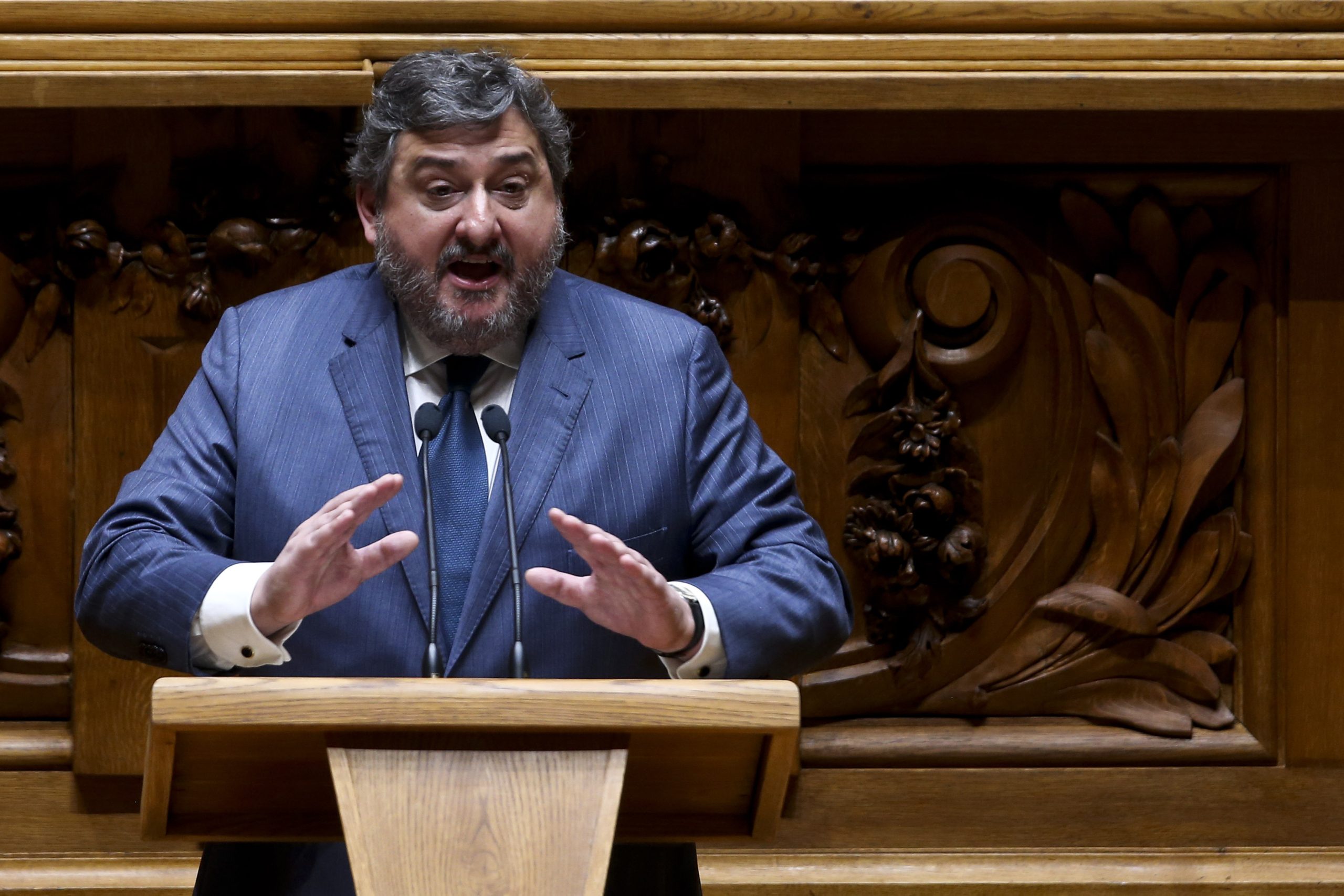 PSD acusa “geringonça” de “rasgar confiança em Portugal”, Governo responde com números