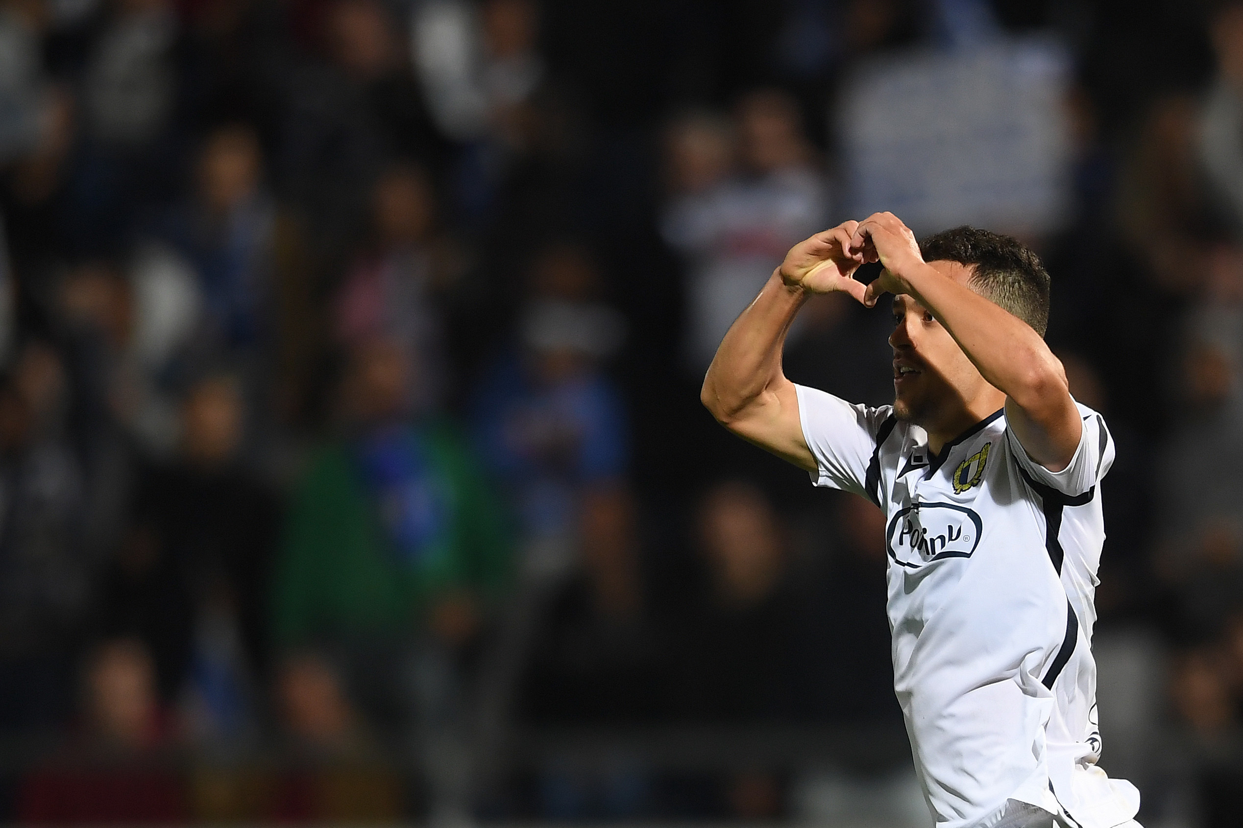 Pedro Gonçalves assina por cinco anos pelo Sporting